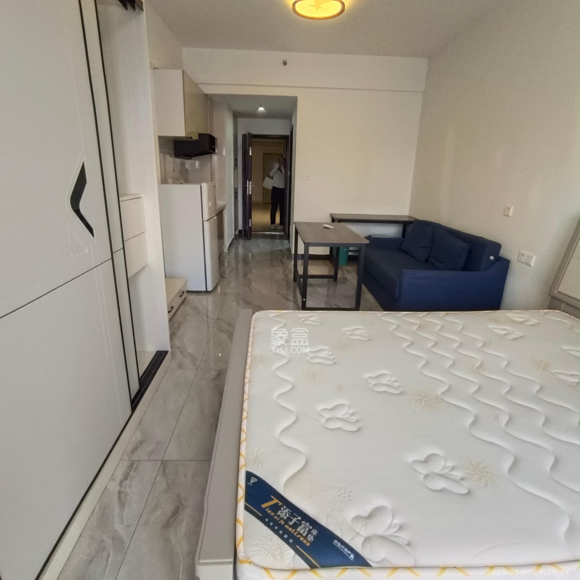 绿洲花园  1室1厅1卫    1700.0元/月室内图