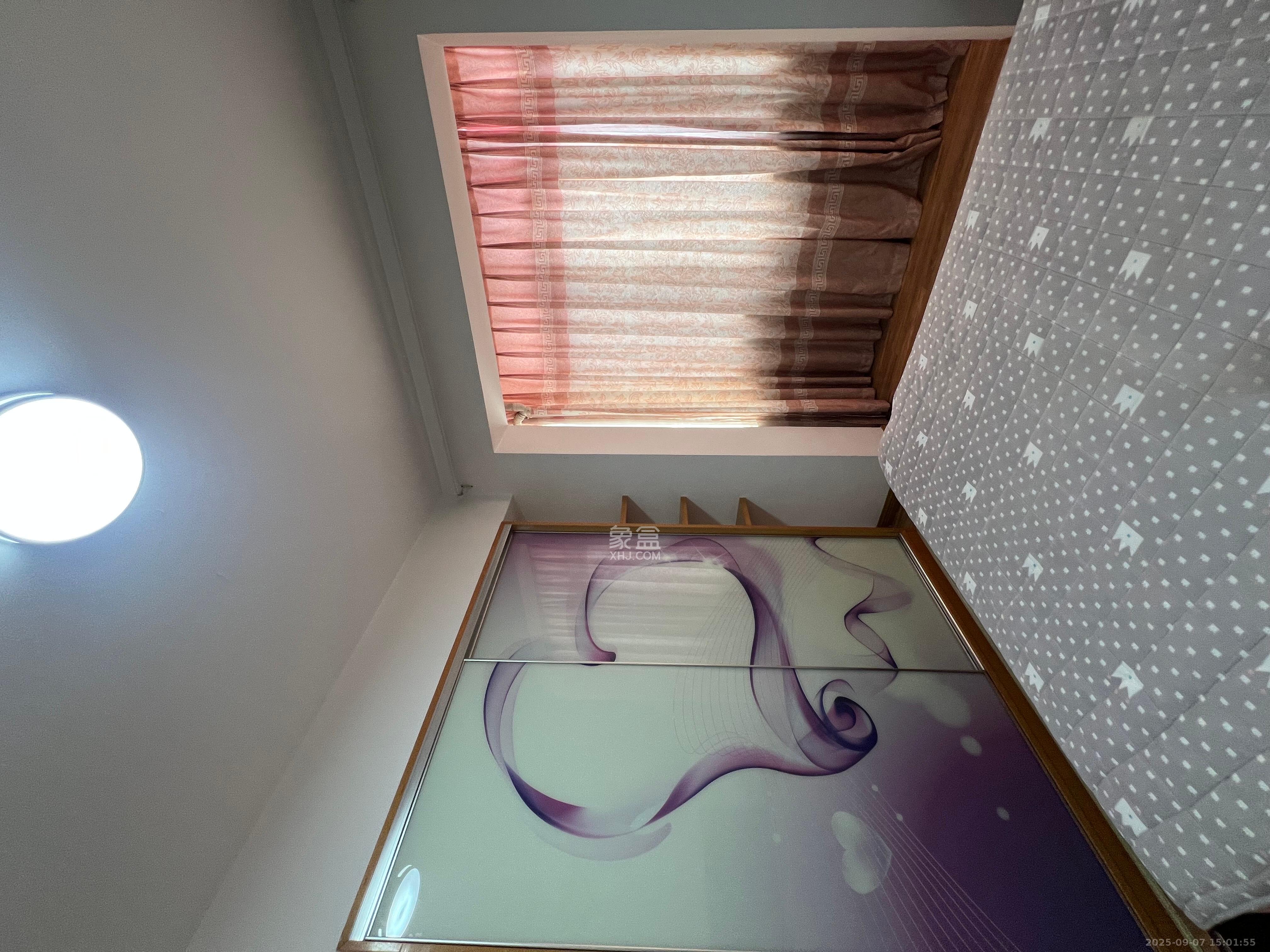 山水华景 3室2厅1卫 2100.0元/月 山水华景 3室2厅1卫 2100.0元/月室内图