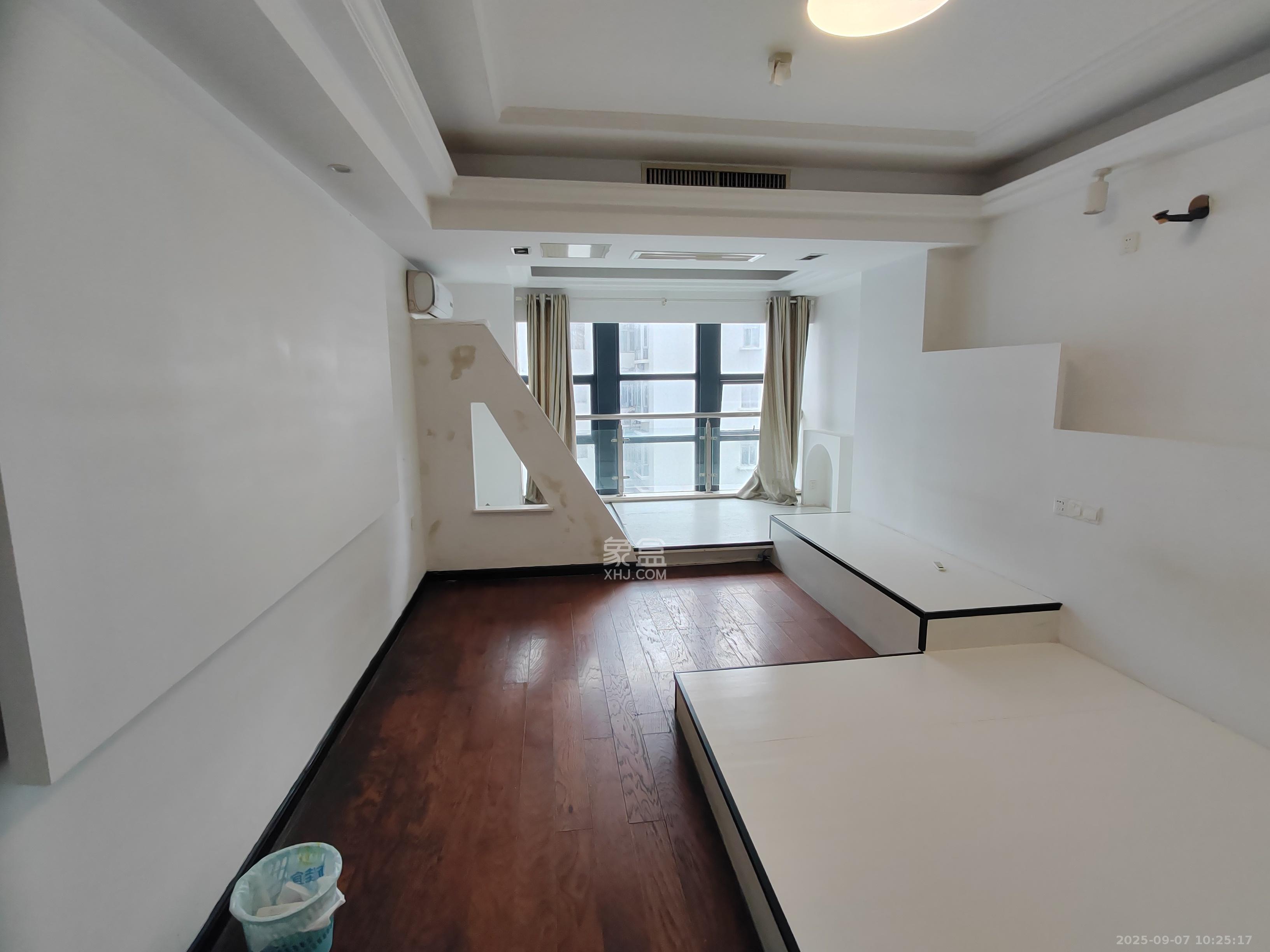 壹号公馆  1室1厅1卫    2200.0元/月 壹号公馆  1室1厅1卫    2200.0元/月室内图