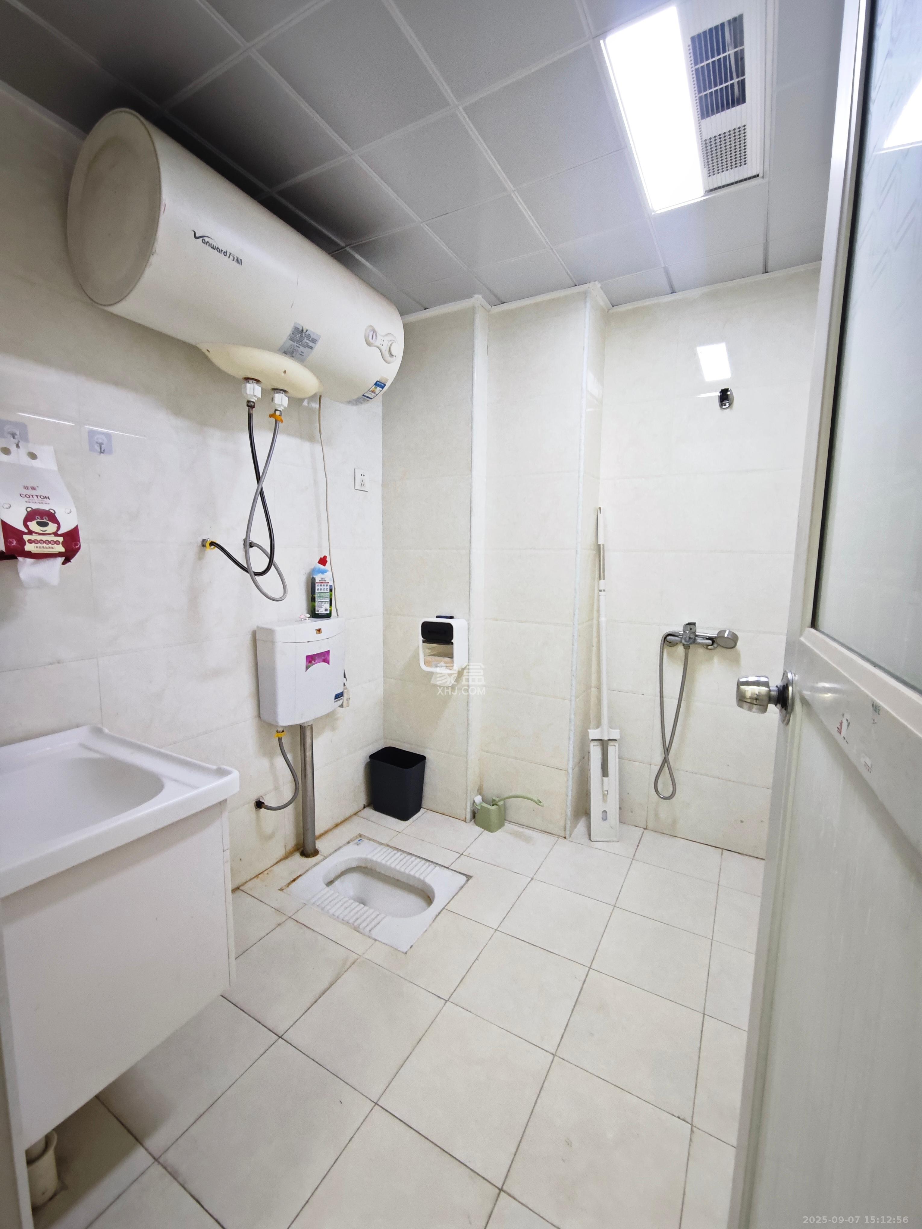 未来漫城 1室1厅1卫 1300.0元/月 未来漫城 1室1厅1卫 1300.0元/月室内图