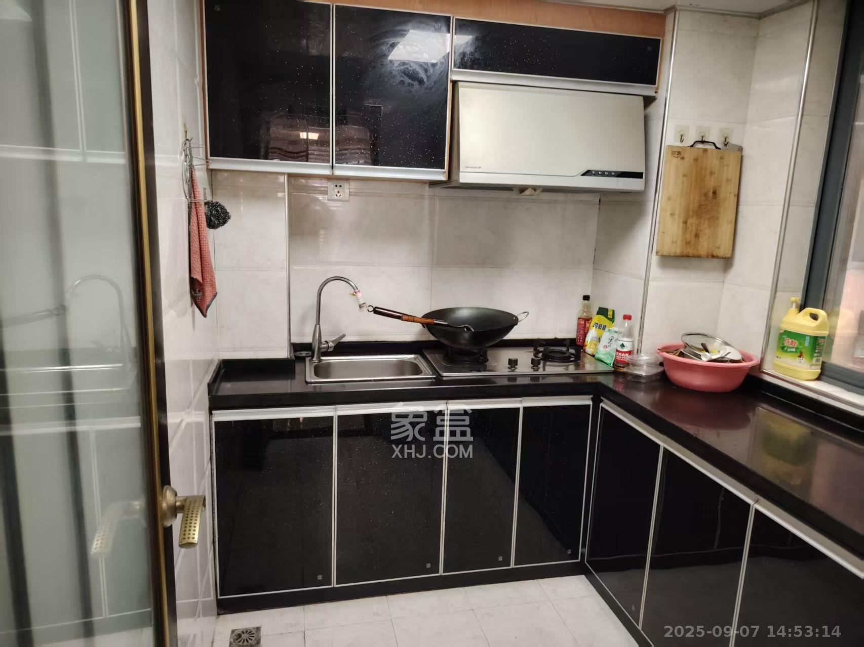 香雨一品  1室2厅1卫   2000.00元/月室内图