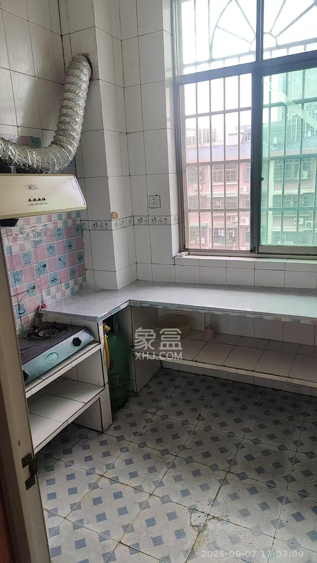 圭塘小区（圭塘一、二小区）  3室2厅1卫    1800.0元/月室内图