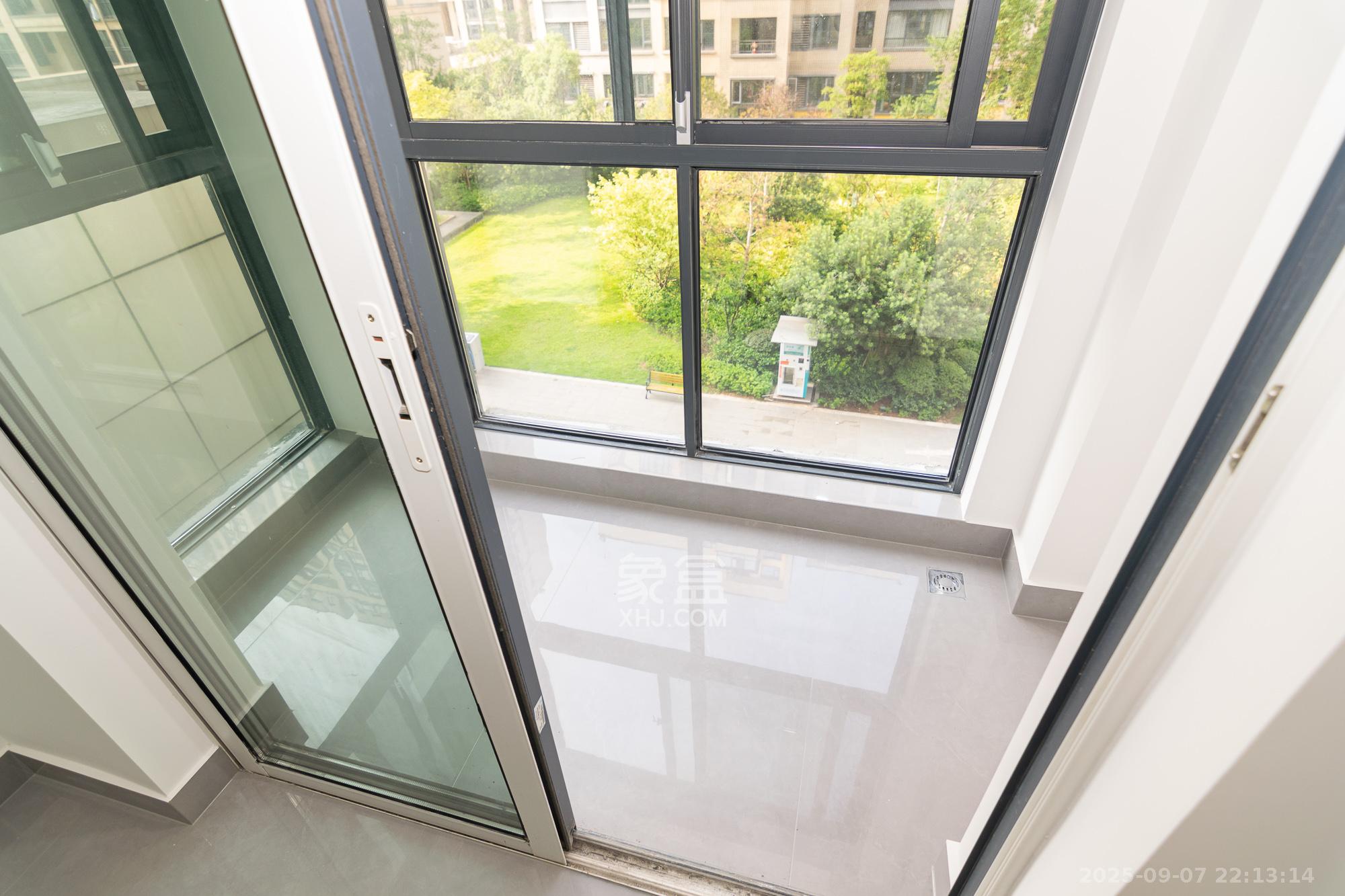 亿达智造小镇望天悦 0室0厅0卫 75.0万 亿达智造小镇望天悦 0室0厅0卫 75.0万阳台