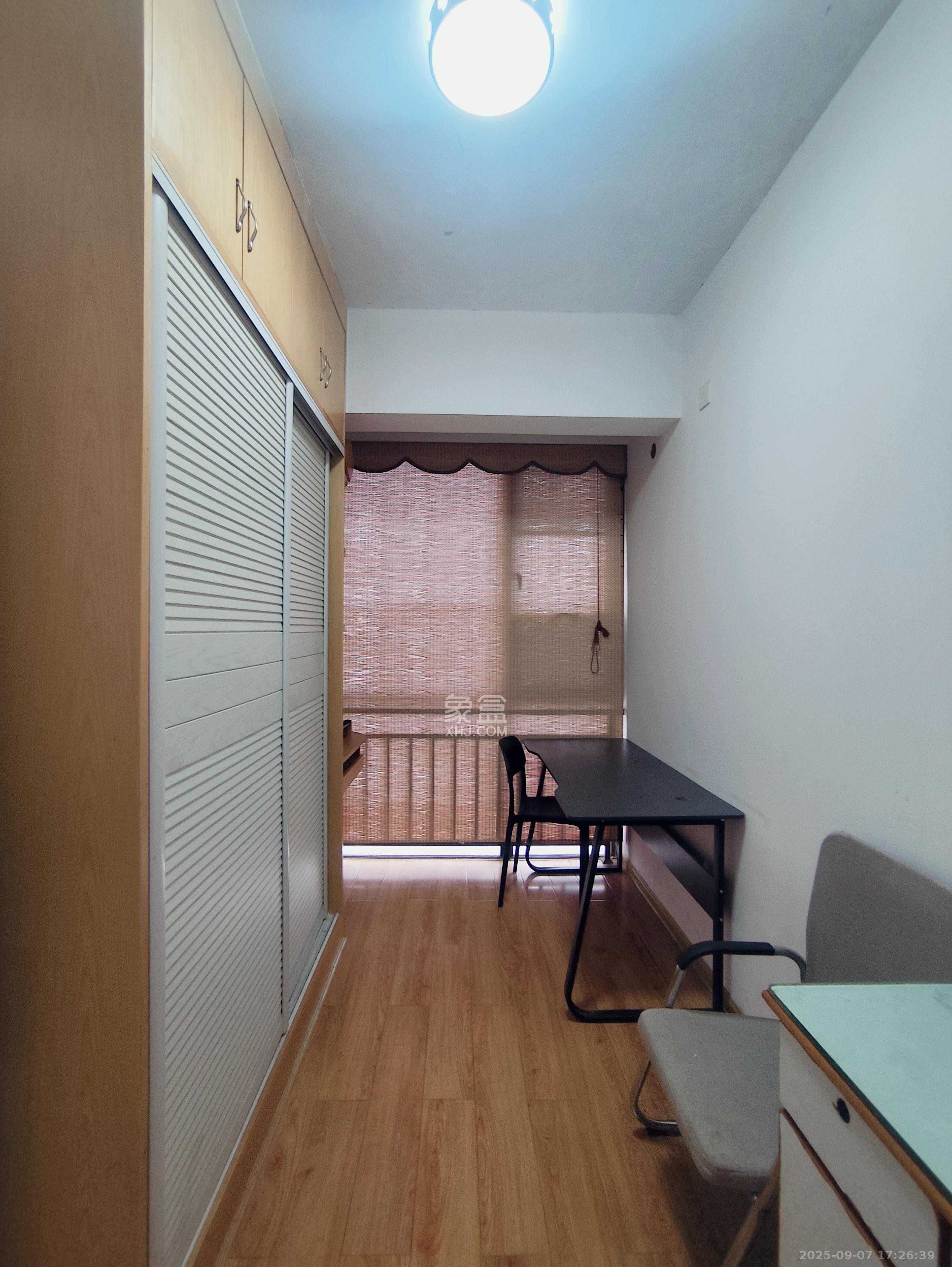 旭辉华庭  2室1厅1卫    1400.0元/月 旭辉华庭  2室1厅1卫    1400.0元/月室内图