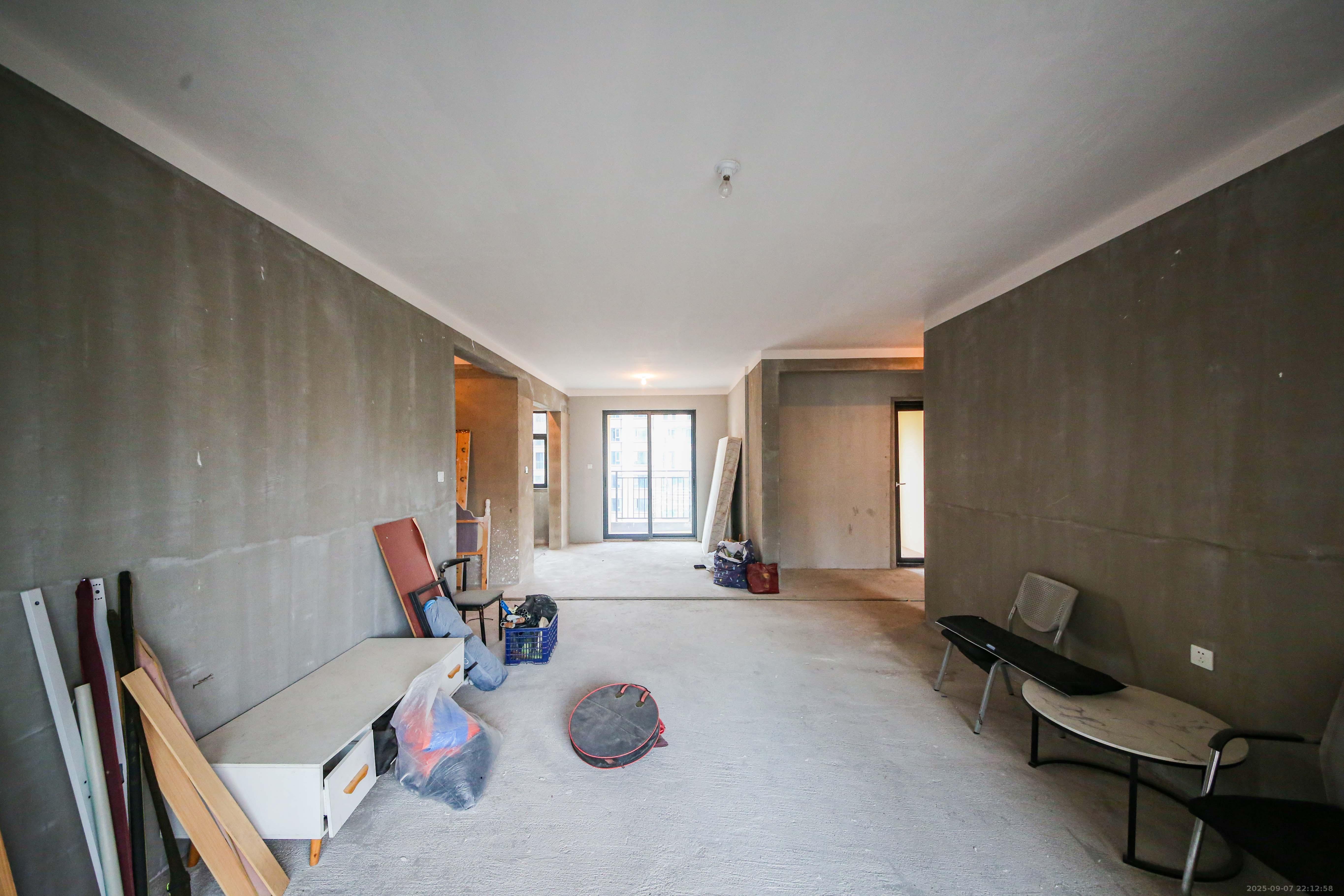 中建钰和城  4室2厅2卫    195.0万