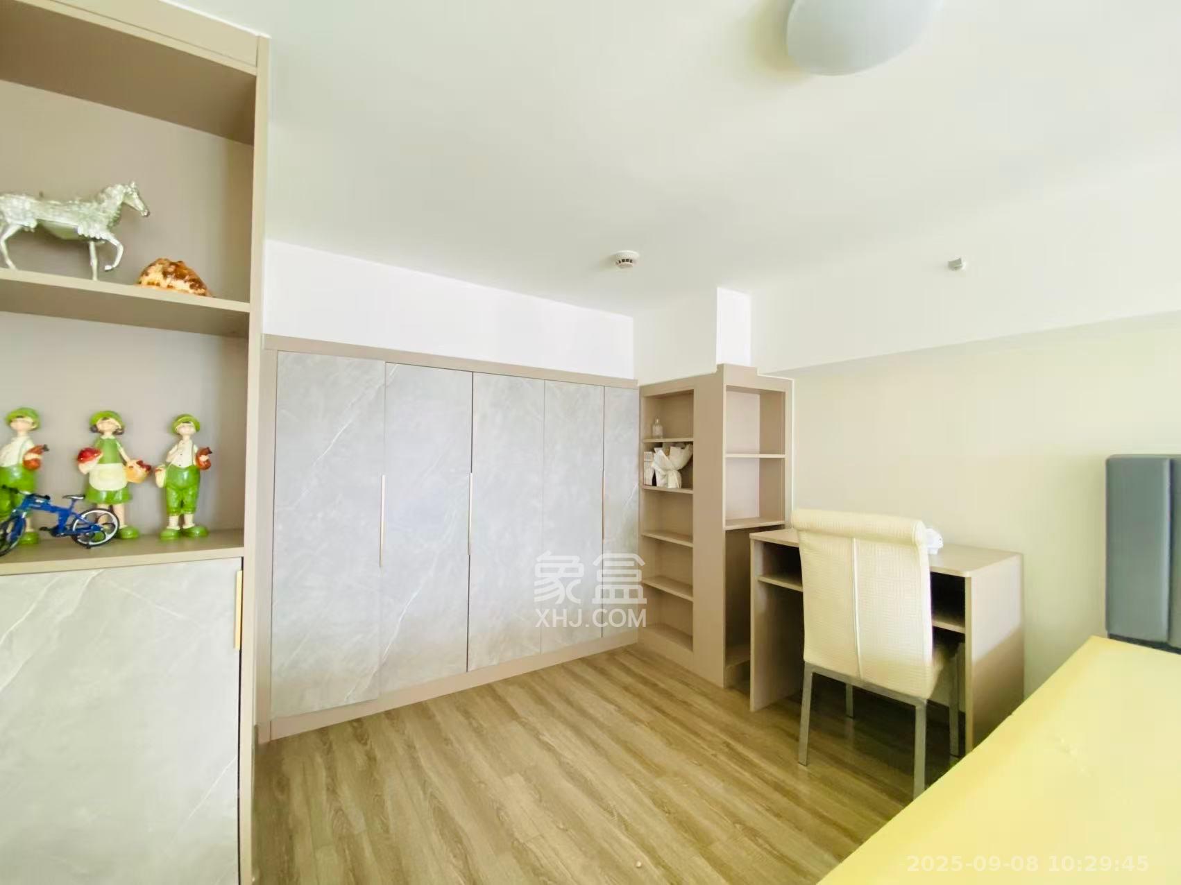 卓越浅水湾  1室1厅1卫    1700.0元/月 卓越浅水湾  1室1厅1卫    1700.0元/月