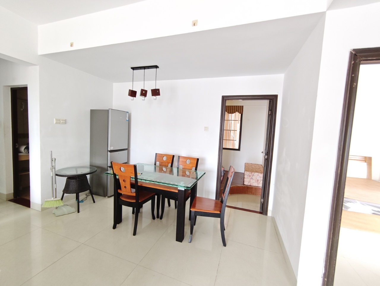 铭盛檀香洲  3室2厅2卫    2300.0元/月 铭盛檀香洲  3室2厅2卫    2300.0元/月室内图