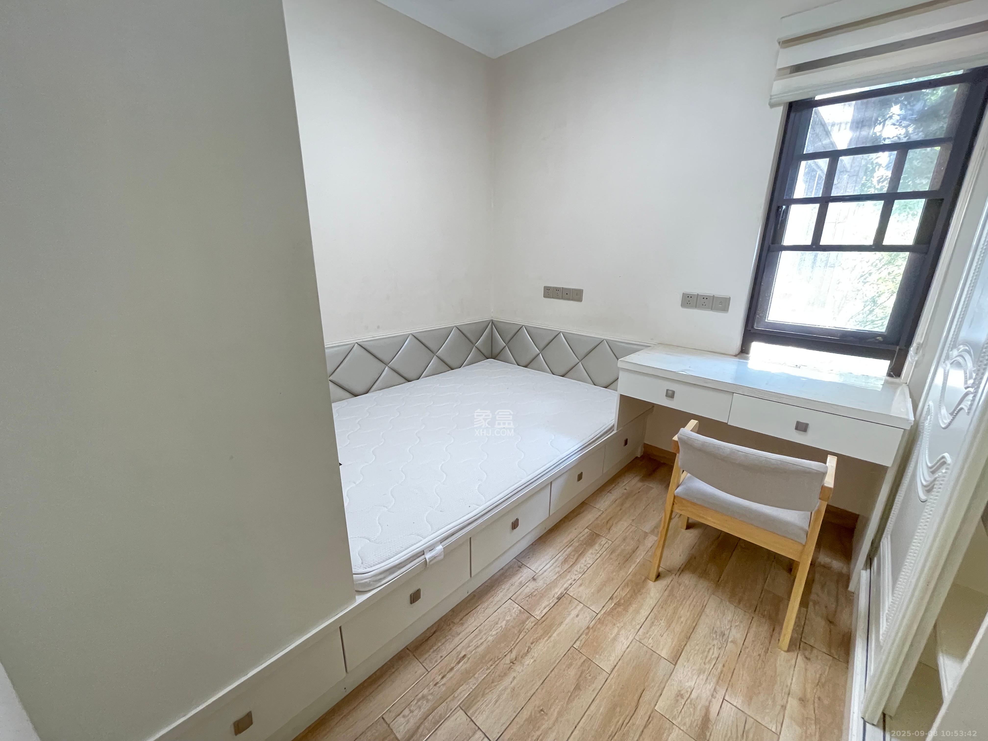 地质家园一、二期(地泰人民公馆) 3室2厅1卫 3400.0元/月 地质家园一、二期(地泰人民公馆) 3室2厅1卫 3400.0元/月室内图