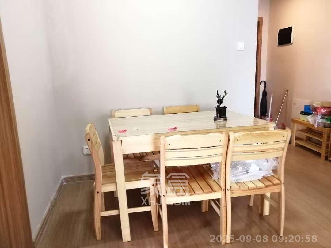 麓谷小镇  1室2厅1卫    2200.0元/月室内图