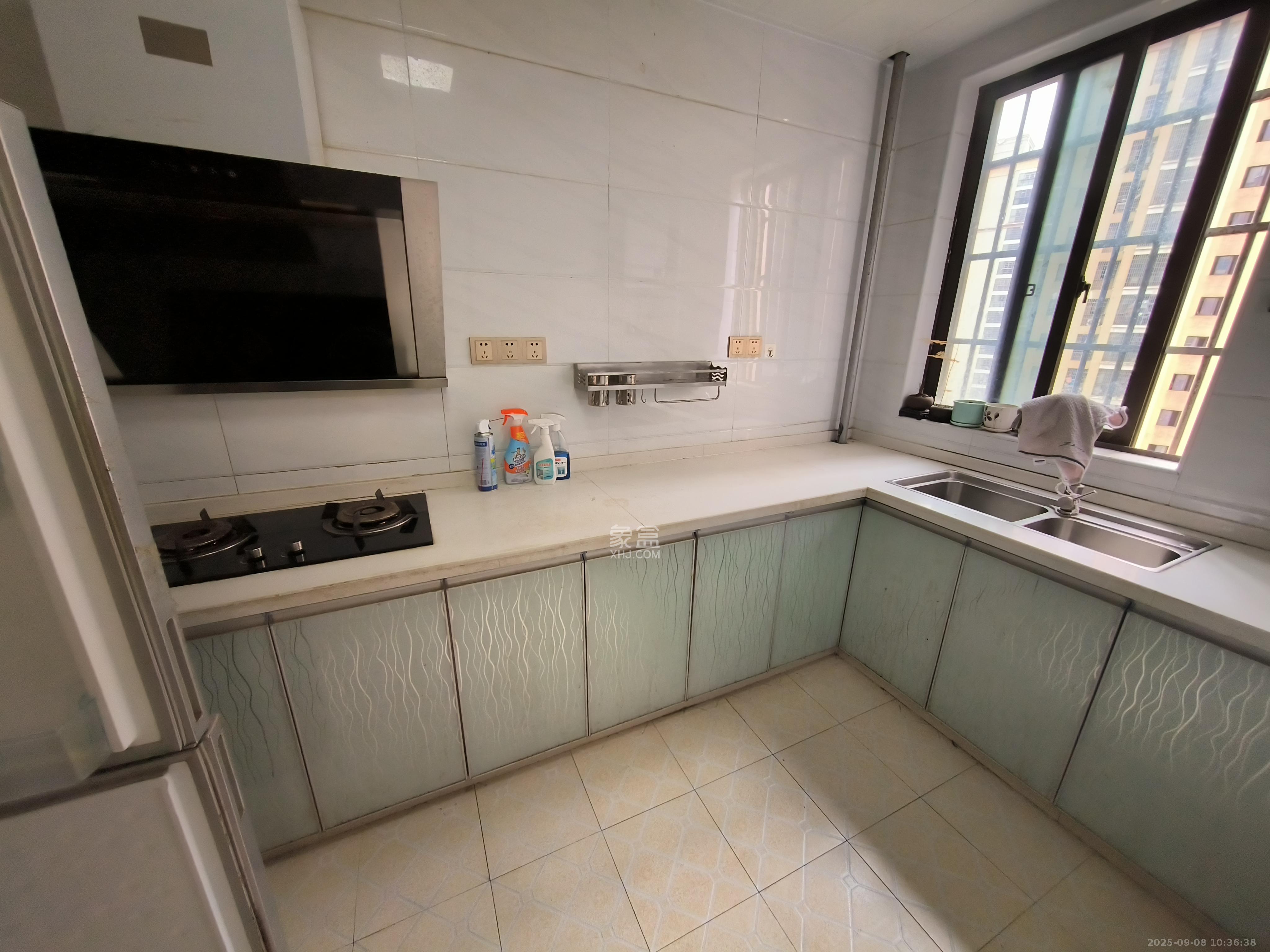 联丰苑 3室2厅1卫 2200.0元/月 联丰苑 3室2厅1卫 2200.0元/月室内图