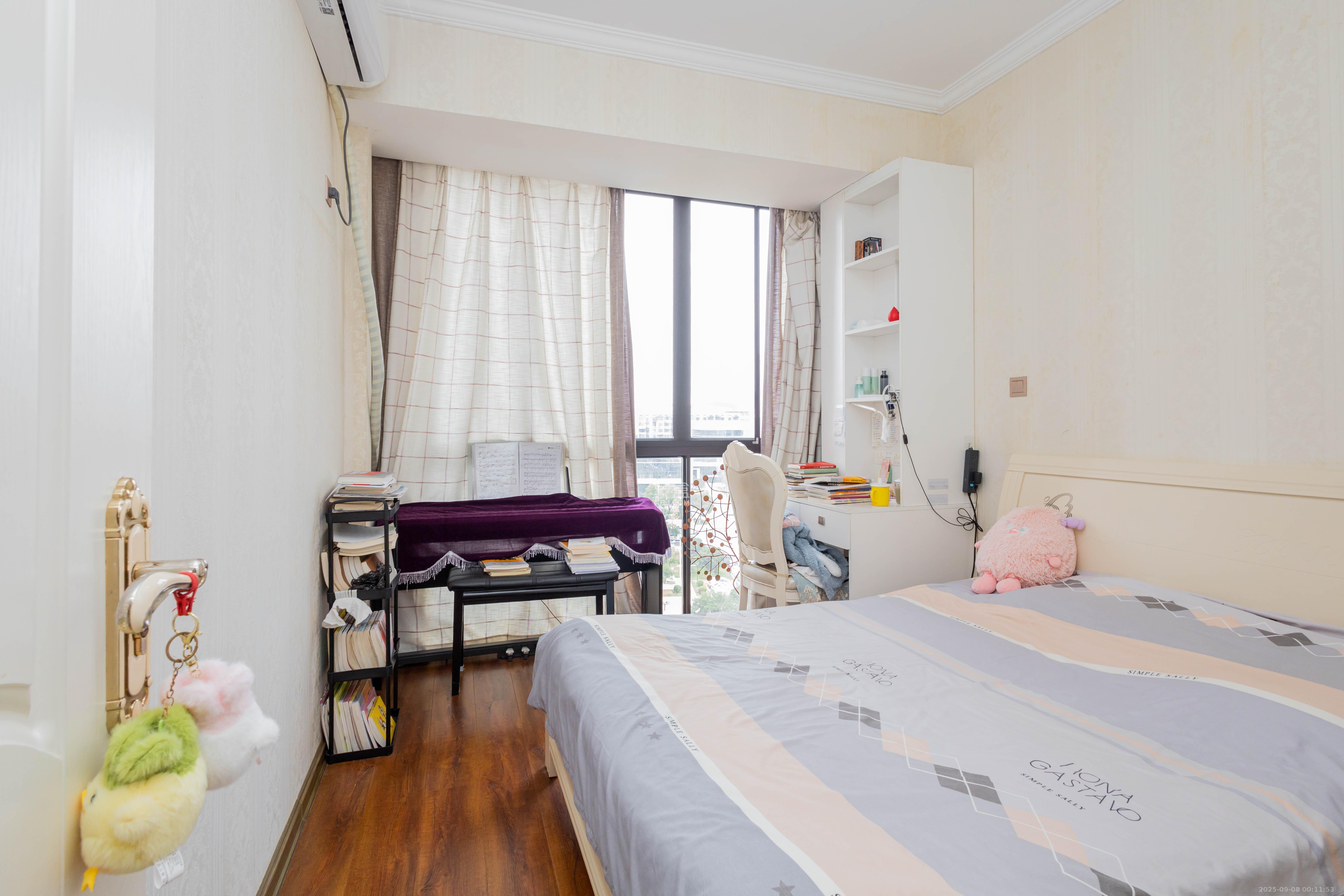 三景华御 2室2厅1卫 59.8万 三景华御 2室2厅1卫 59.8万卧室