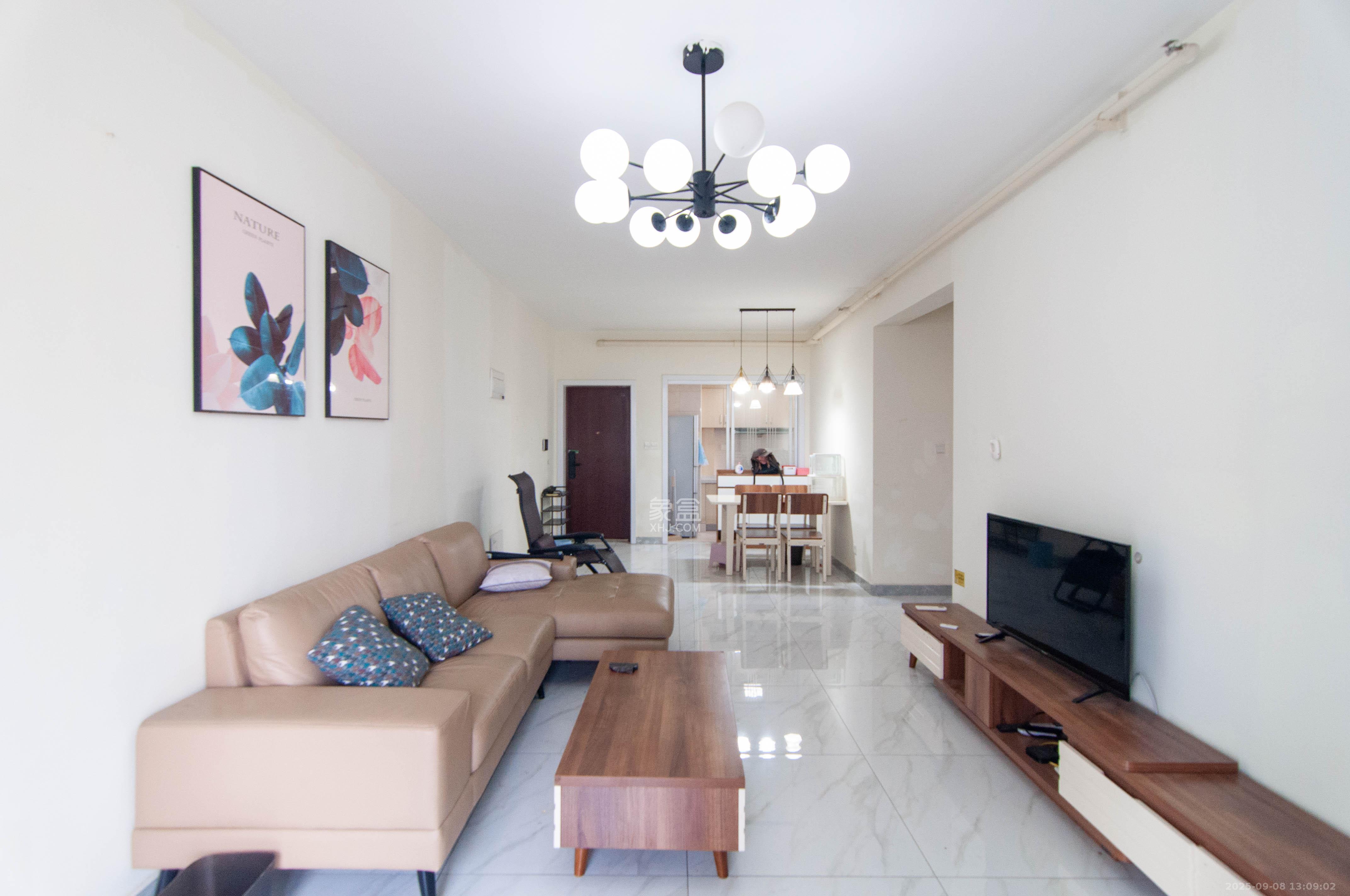 中建梅溪湖中心  3室2厅2卫    120.0万 中建梅溪湖中心  3室2厅2卫    120.0万客厅