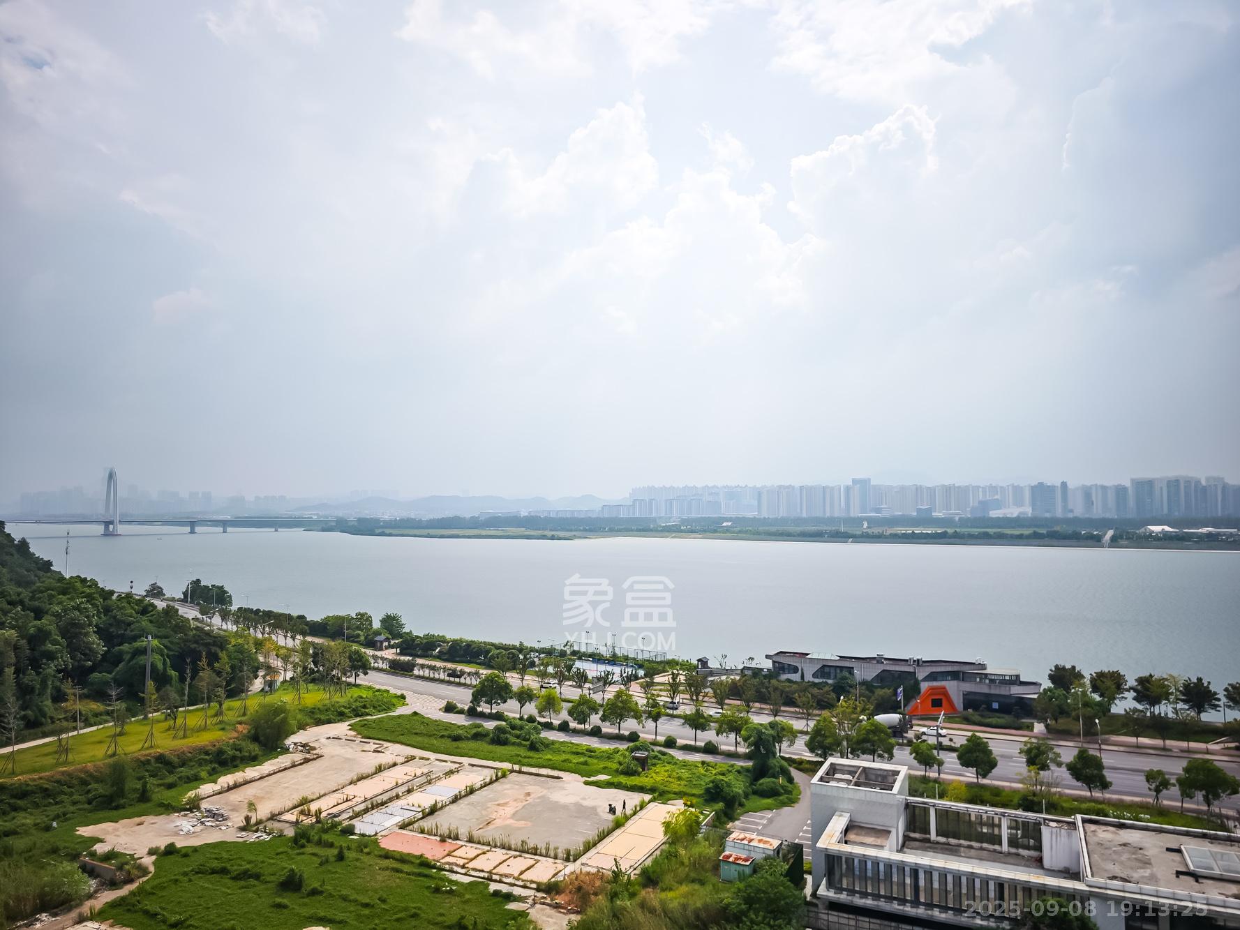 地铁中建江山玖樾  4室2厅2卫    325.0万其他