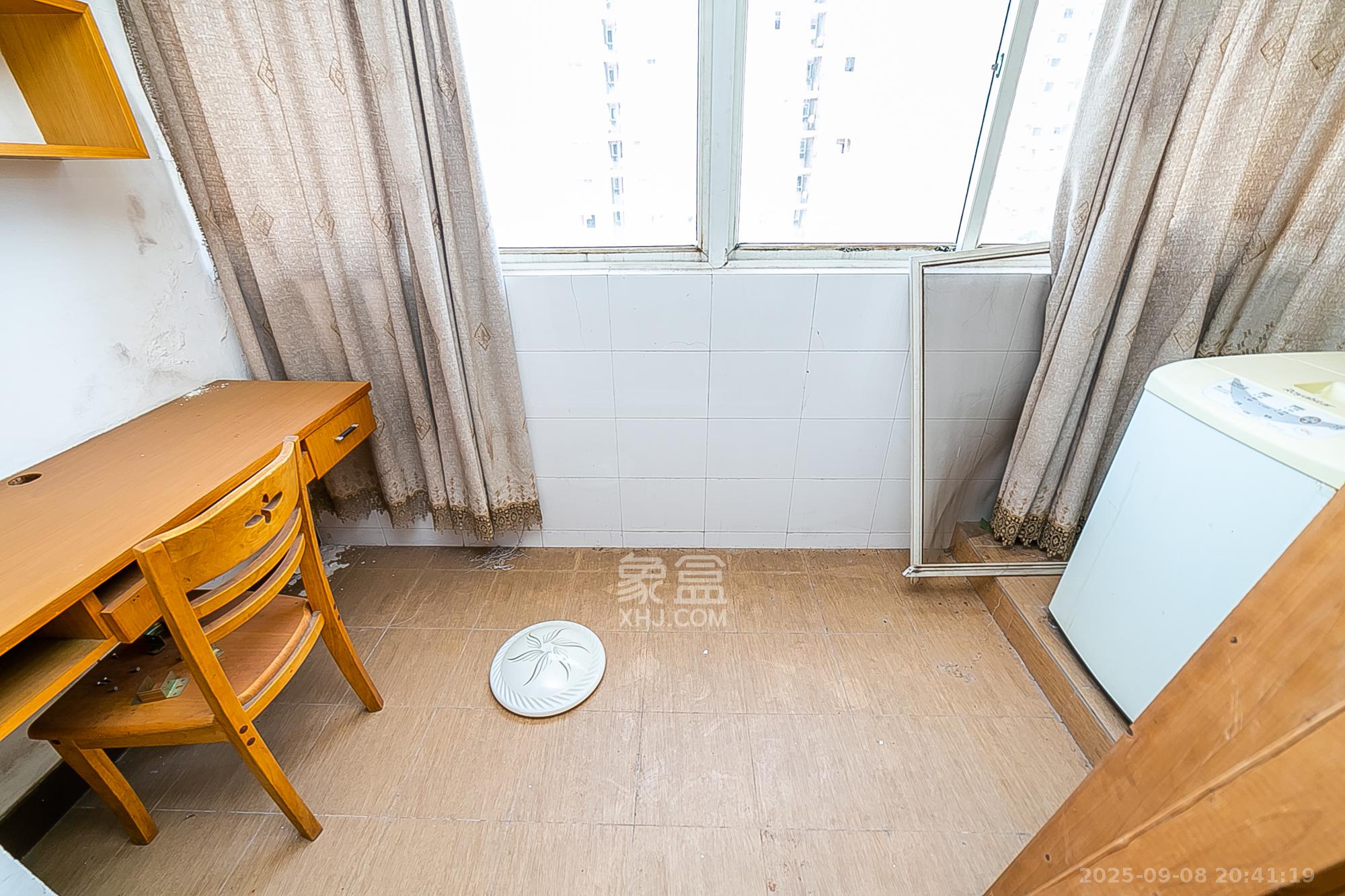 富绿新村  3室2厅1卫    59.8万 富绿新村  3室2厅1卫    59.8万阳台