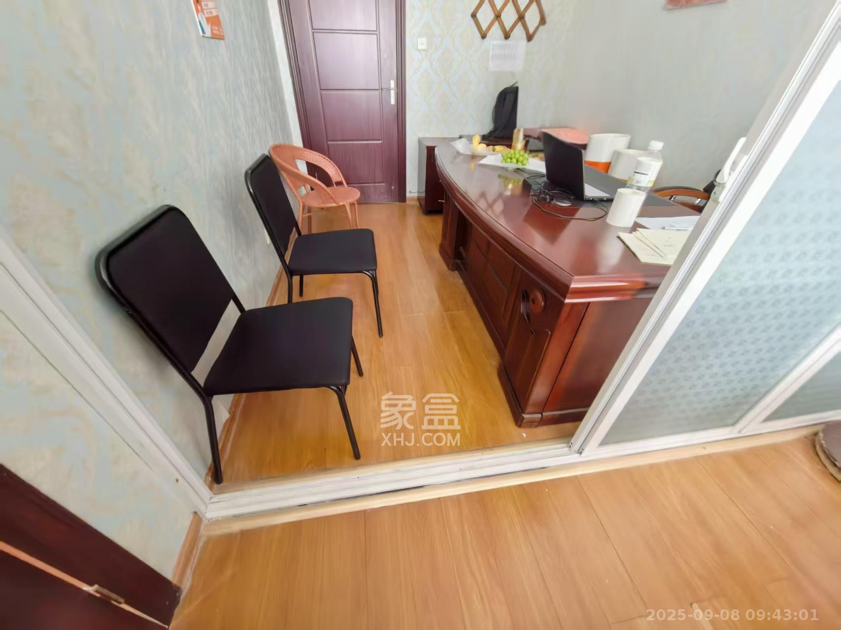 华菱新城地标  3室1厅1卫    2120.0元/月室内图