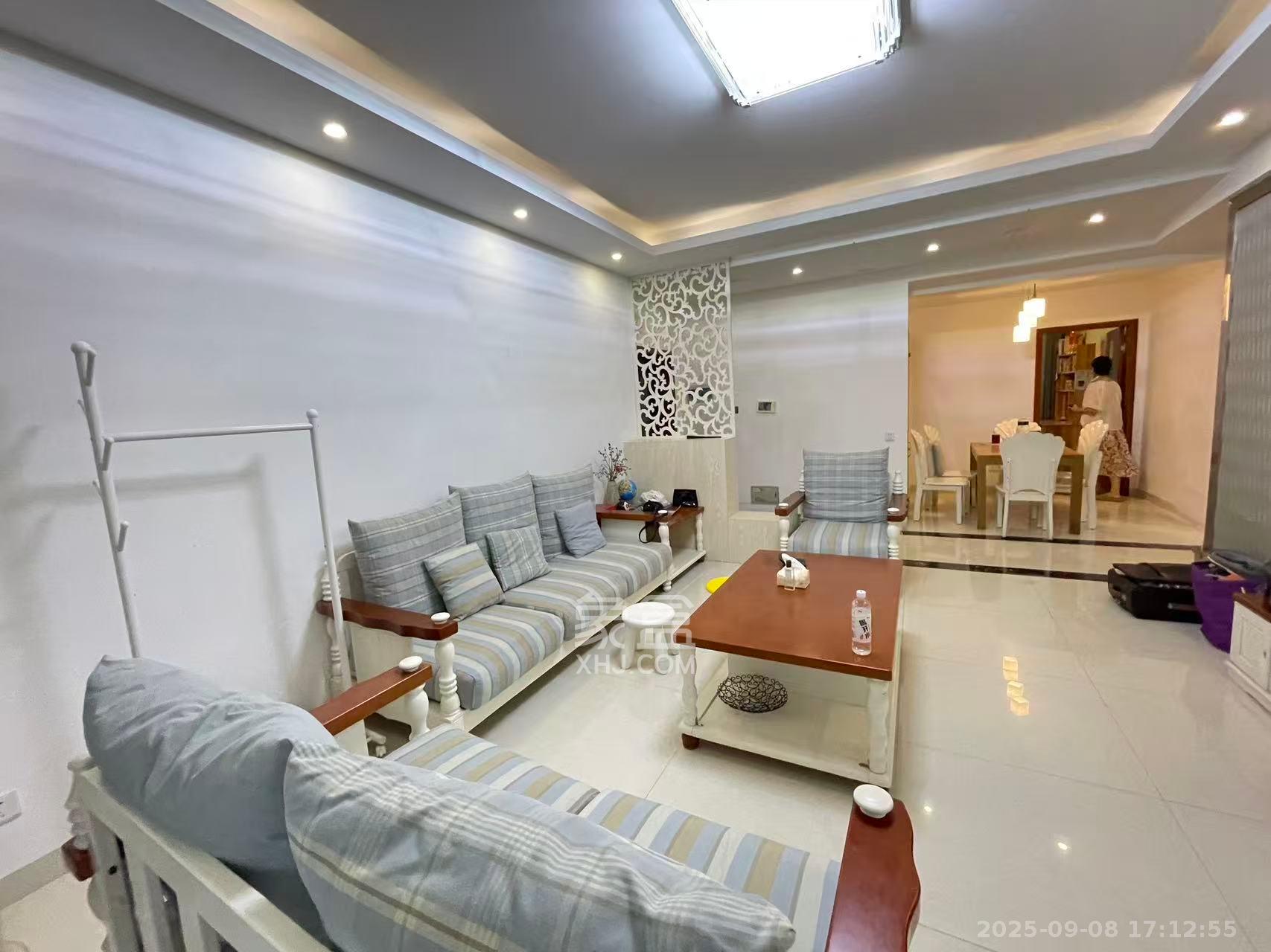 城市山水豪园(山水城市风景) 3室2厅2卫 2700.0元/月 城市山水豪园(山水城市风景) 3室2厅2卫 2700.0元/月室内图