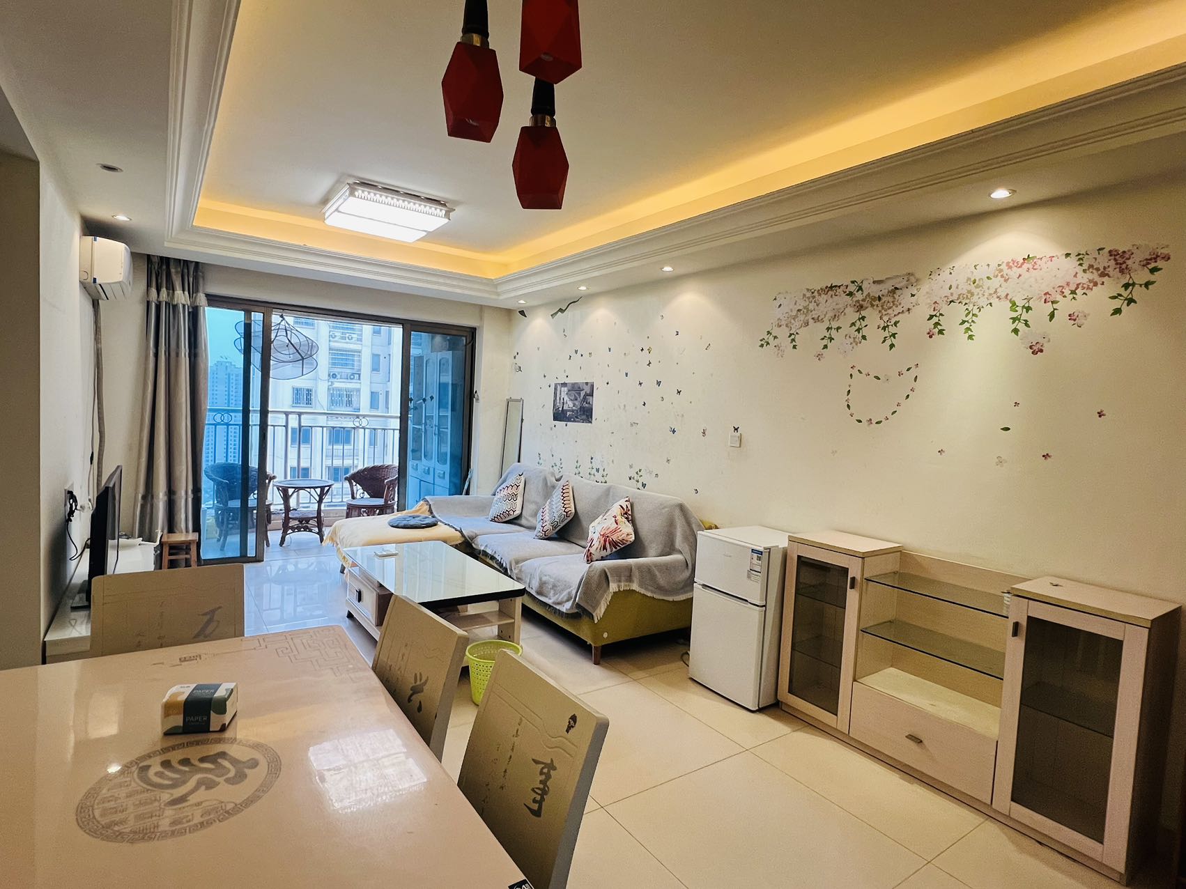 碧桂园  3室2厅1卫    1500.0元/月室内图