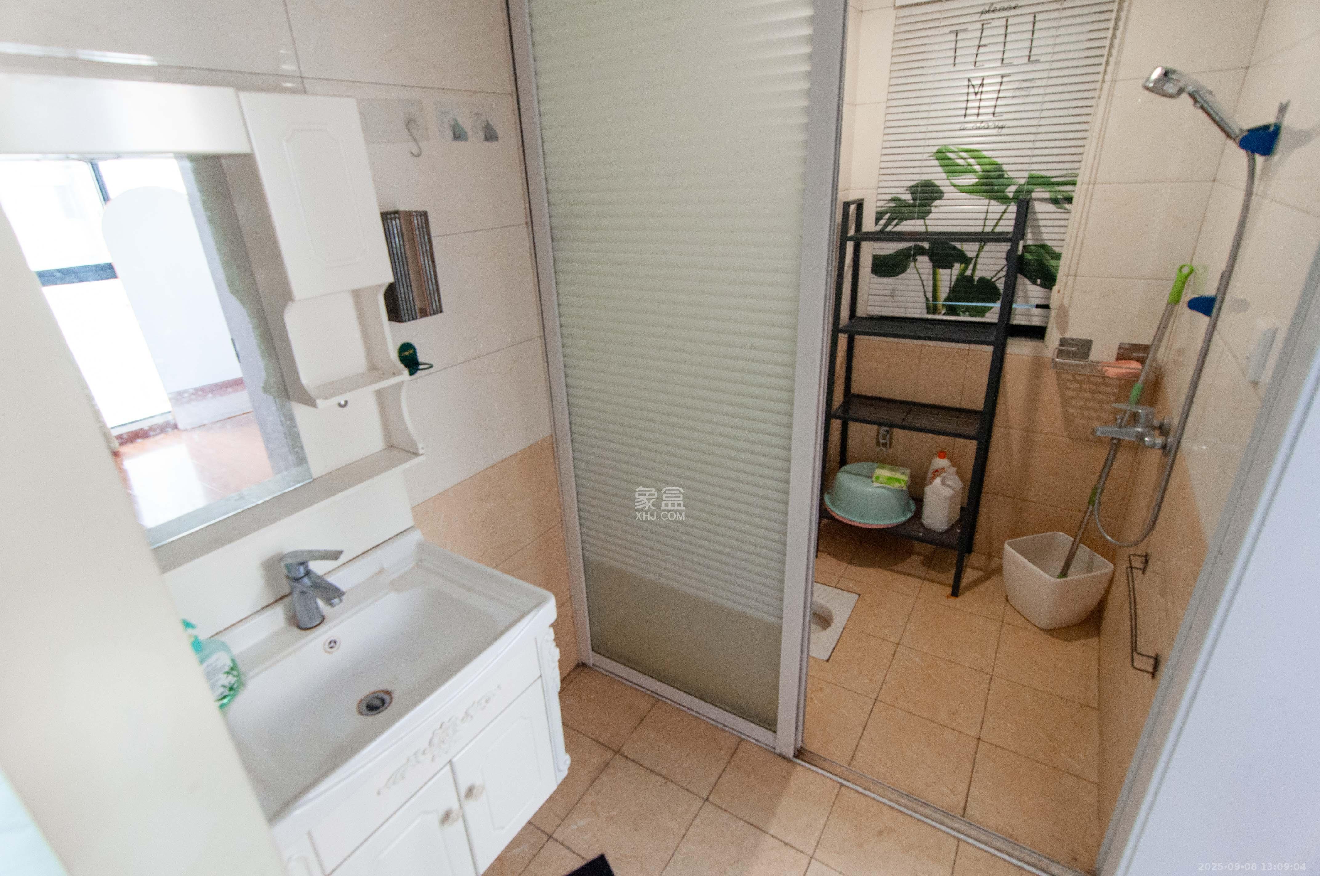 中建梅溪湖中心  3室2厅2卫    120.0万 中建梅溪湖中心  3室2厅2卫    120.0万卫生间