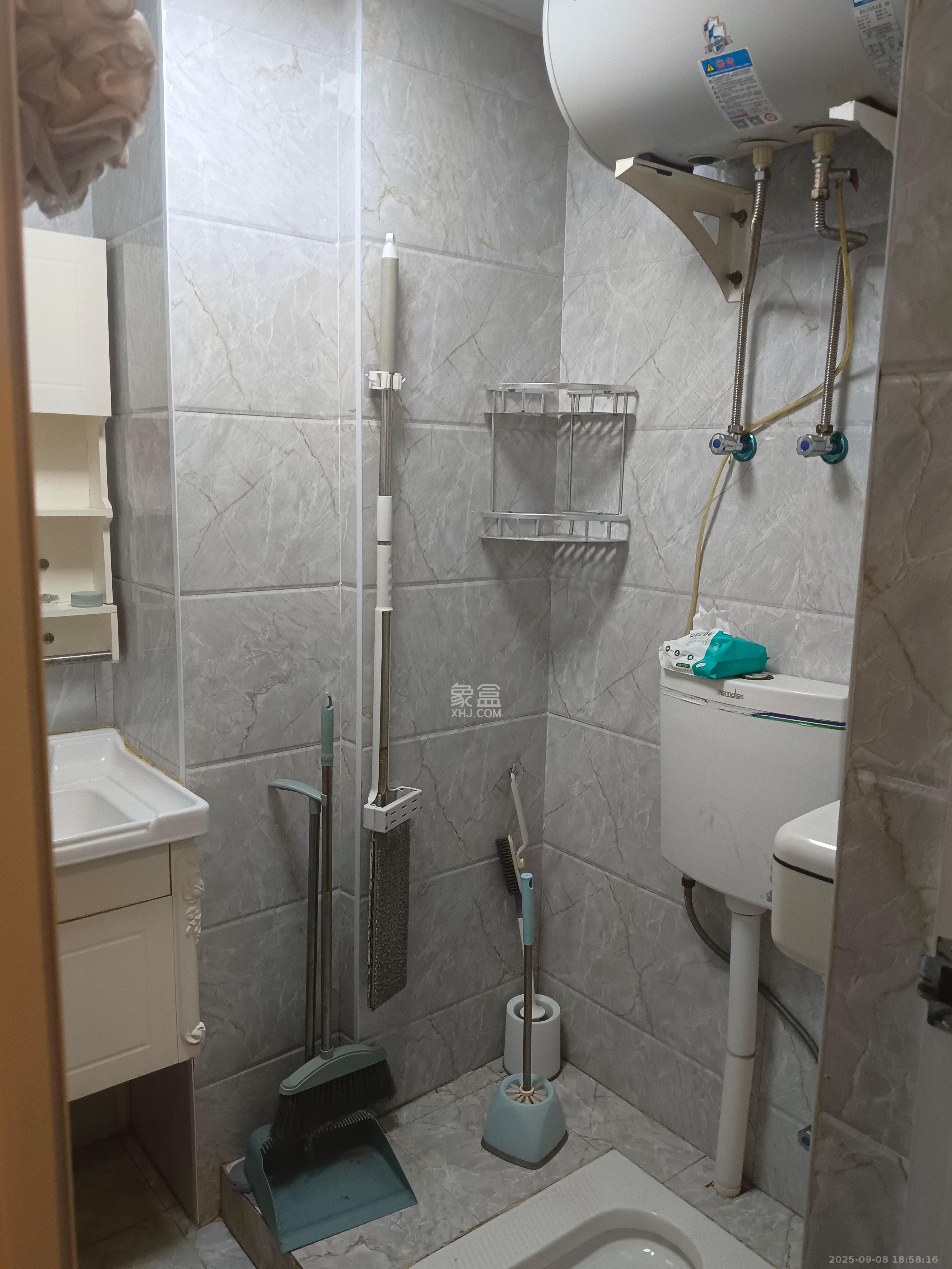 欧亚达国际广场 1室1厅1卫 1300.0元/月 欧亚达国际广场 1室1厅1卫 1300.0元/月室内图