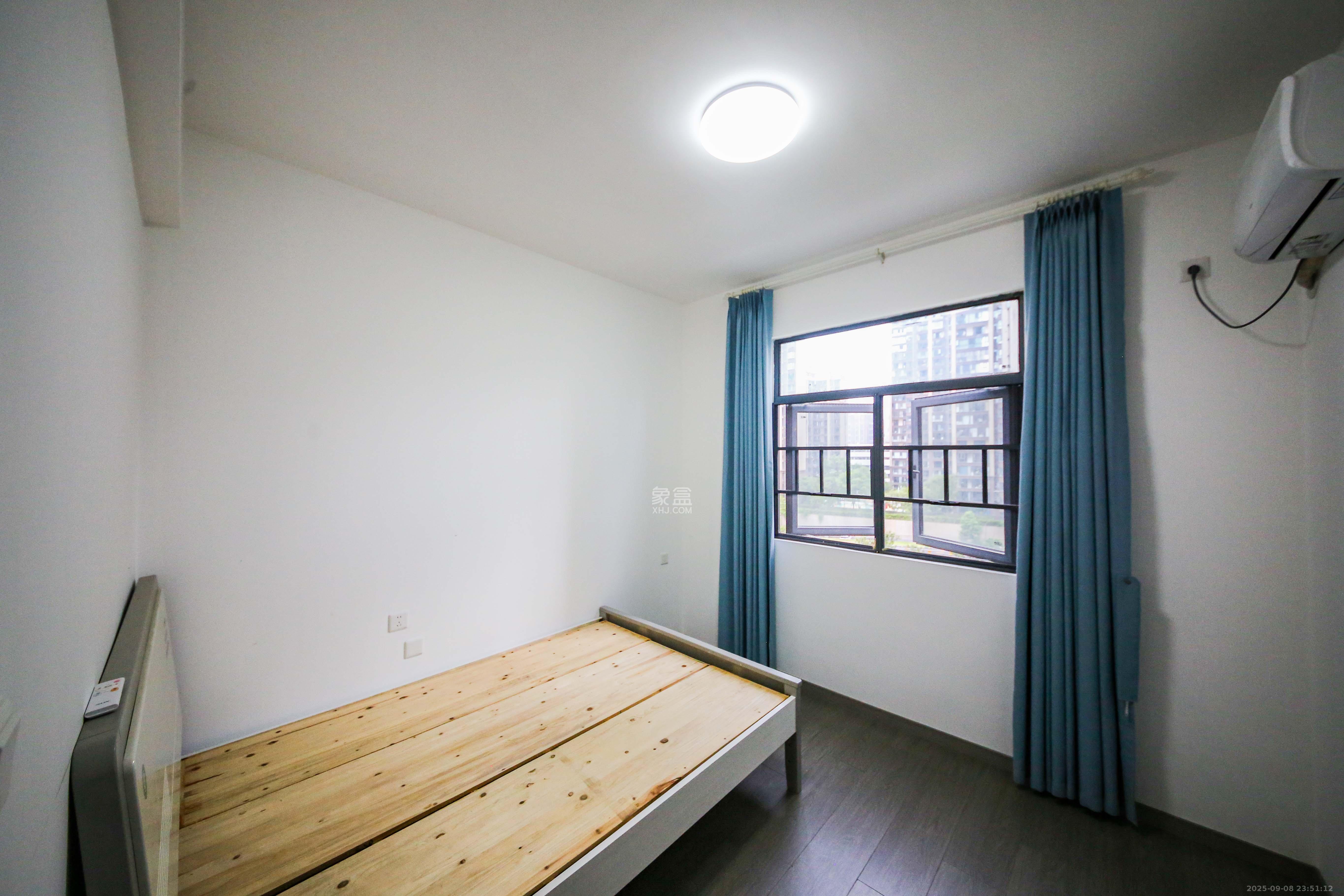 中建钰和城  4室2厅2卫   181.00万卧室