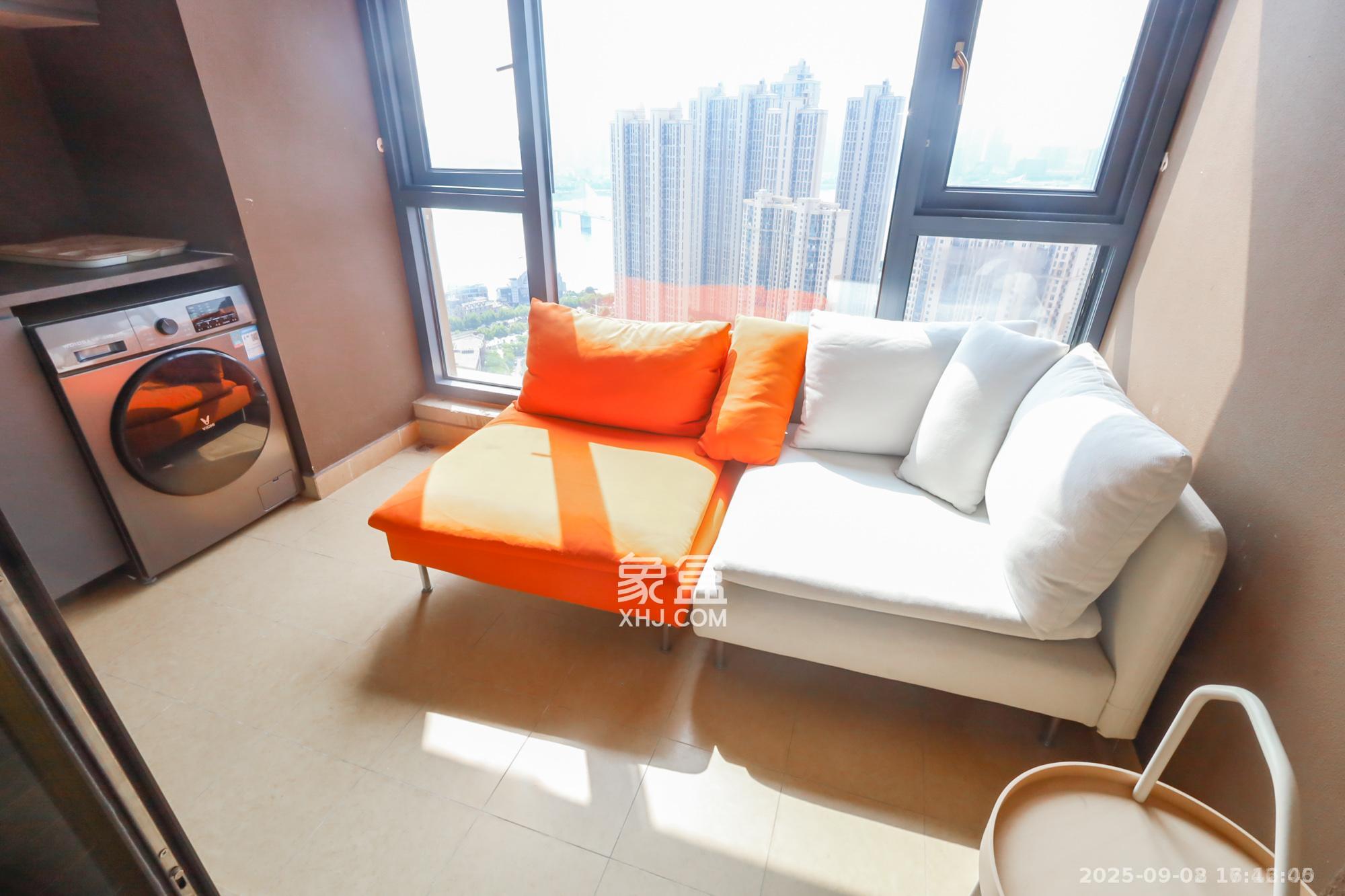 万科里金域国际  3室2厅1卫    4200.0元/月 万科里金域国际  3室2厅1卫    4200.0元/月室内图