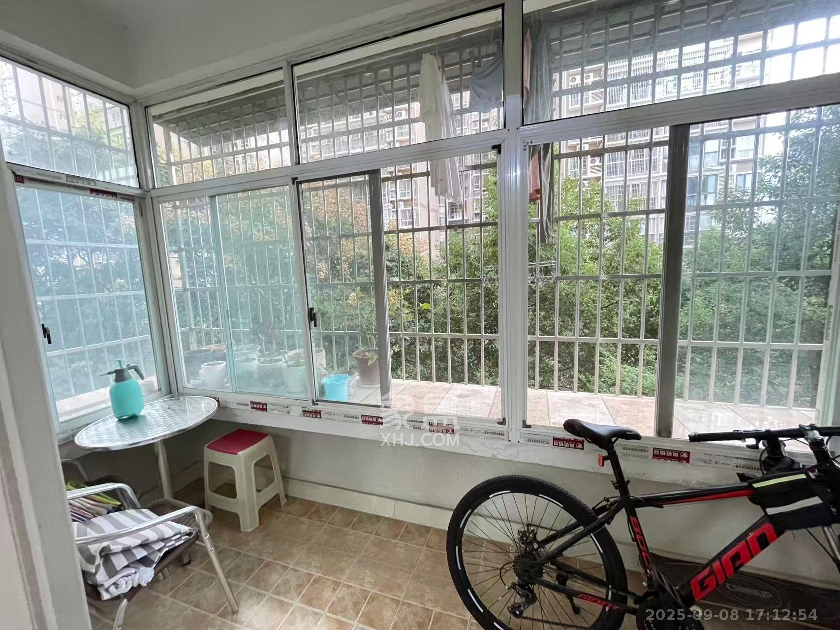 城市山水豪园(山水城市风景) 3室2厅2卫 2700.0元/月 城市山水豪园(山水城市风景) 3室2厅2卫 2700.0元/月室内图