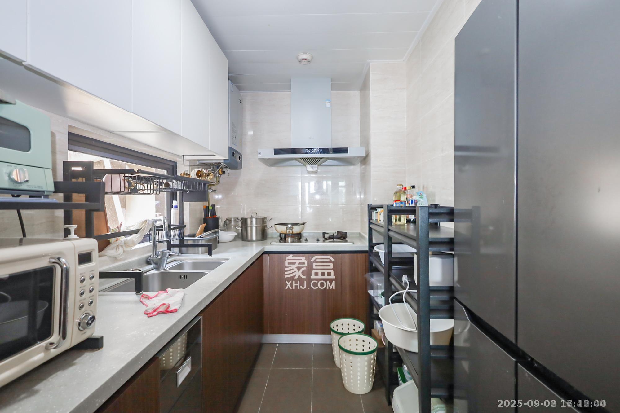 万科里金域国际  3室2厅1卫    4200.0元/月 万科里金域国际  3室2厅1卫    4200.0元/月室内图