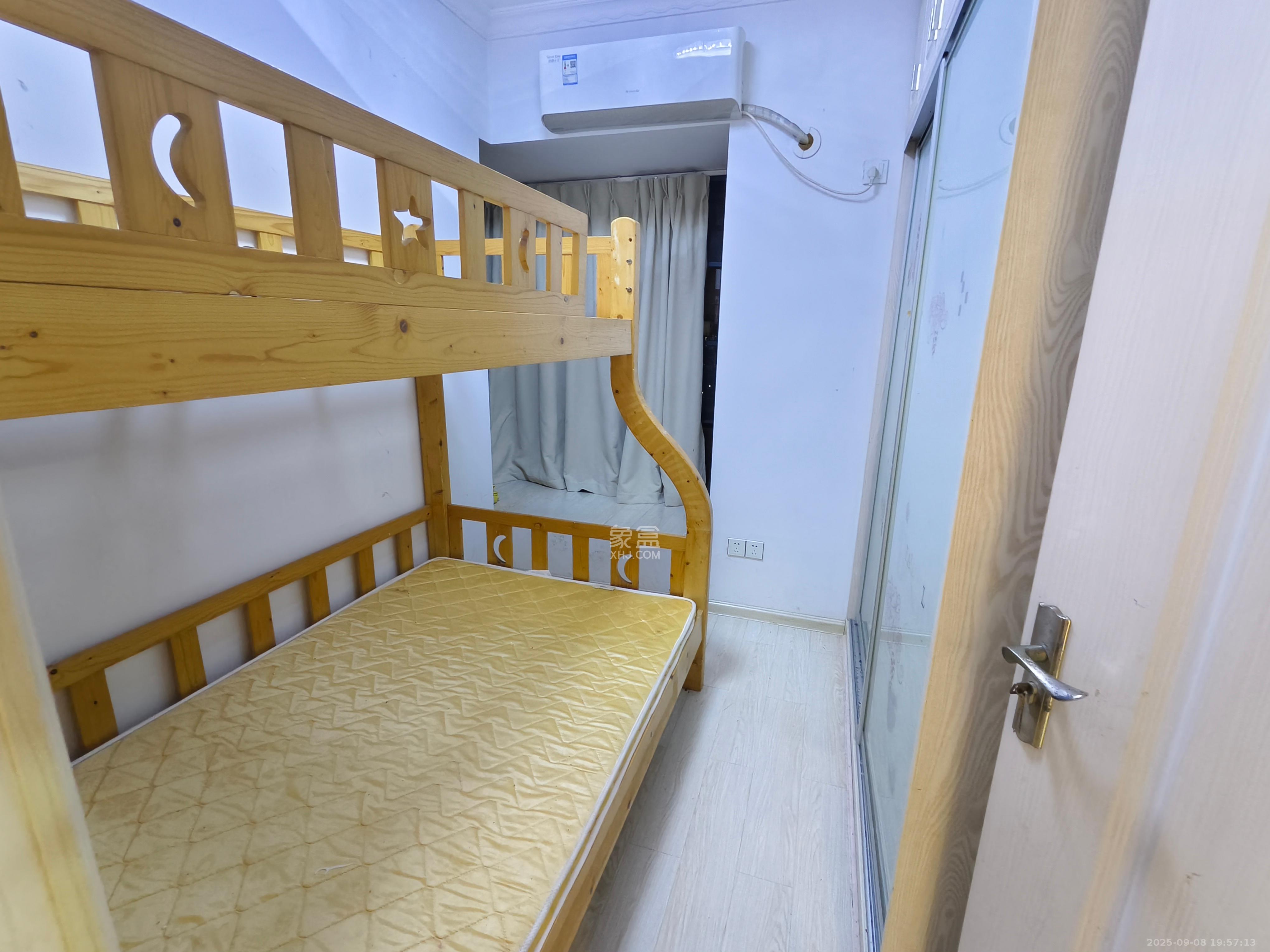 蓝山郡  3室1厅1卫    2000.0元/月 蓝山郡  3室1厅1卫    2000.0元/月室内图