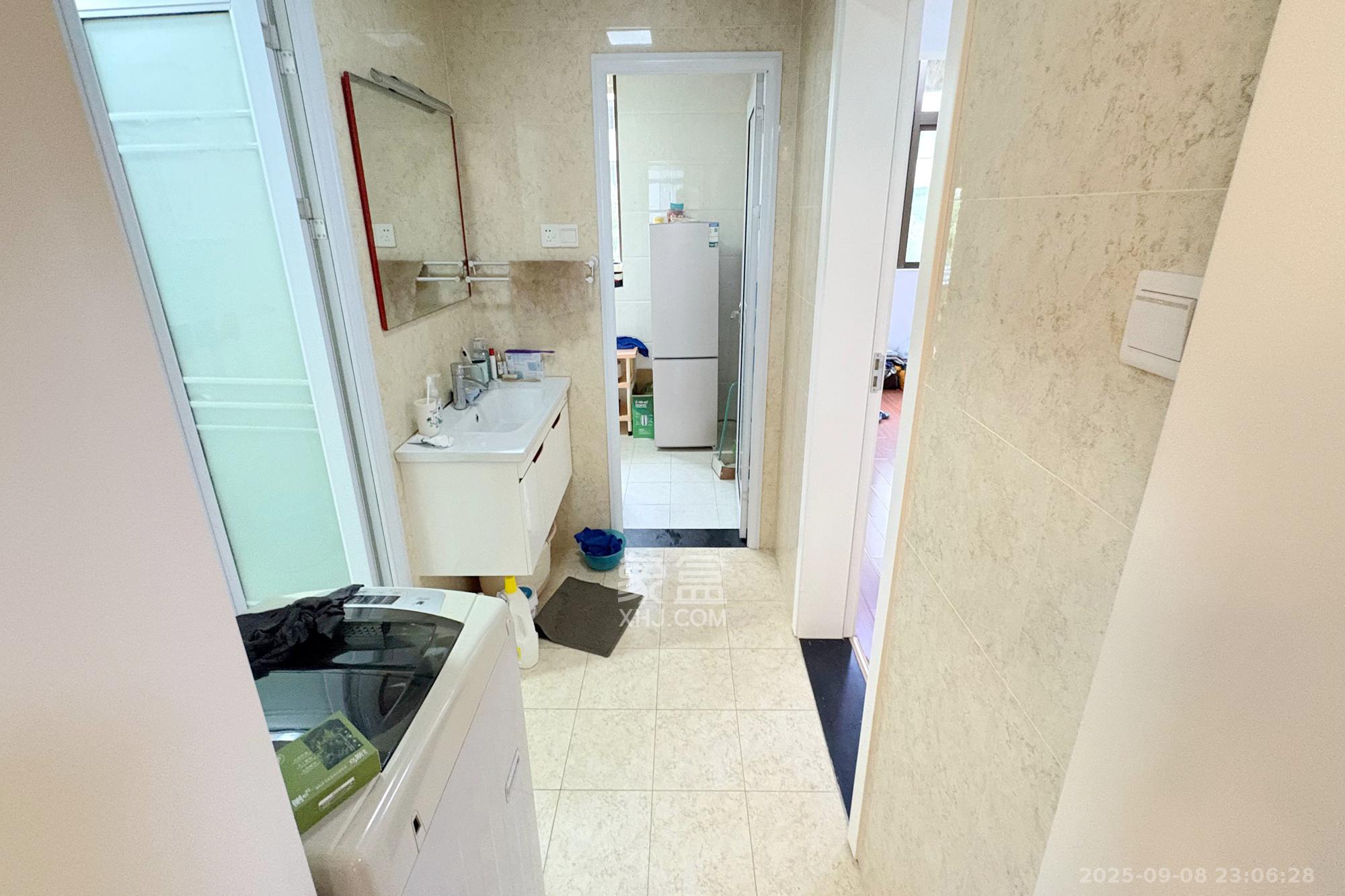 湖南省粮油食品进出口公司宿舍  3室2厅2卫    135.0万 湖南省粮油食品进出口公司宿舍  3室2厅2卫    135.0万卫生间