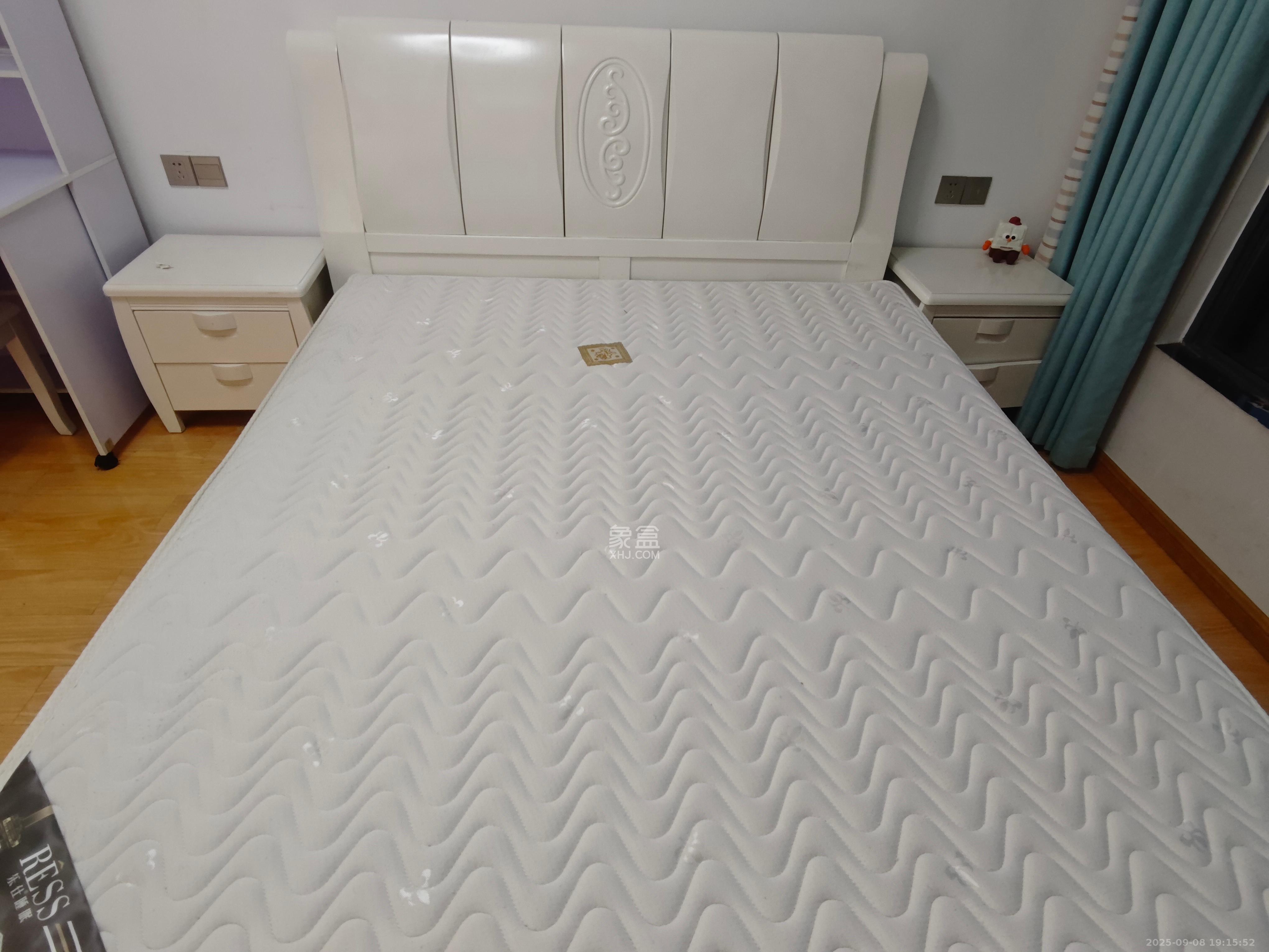 海德公园  3室2厅2卫    2300.0元/月 海德公园  3室2厅2卫    2300.0元/月室内图