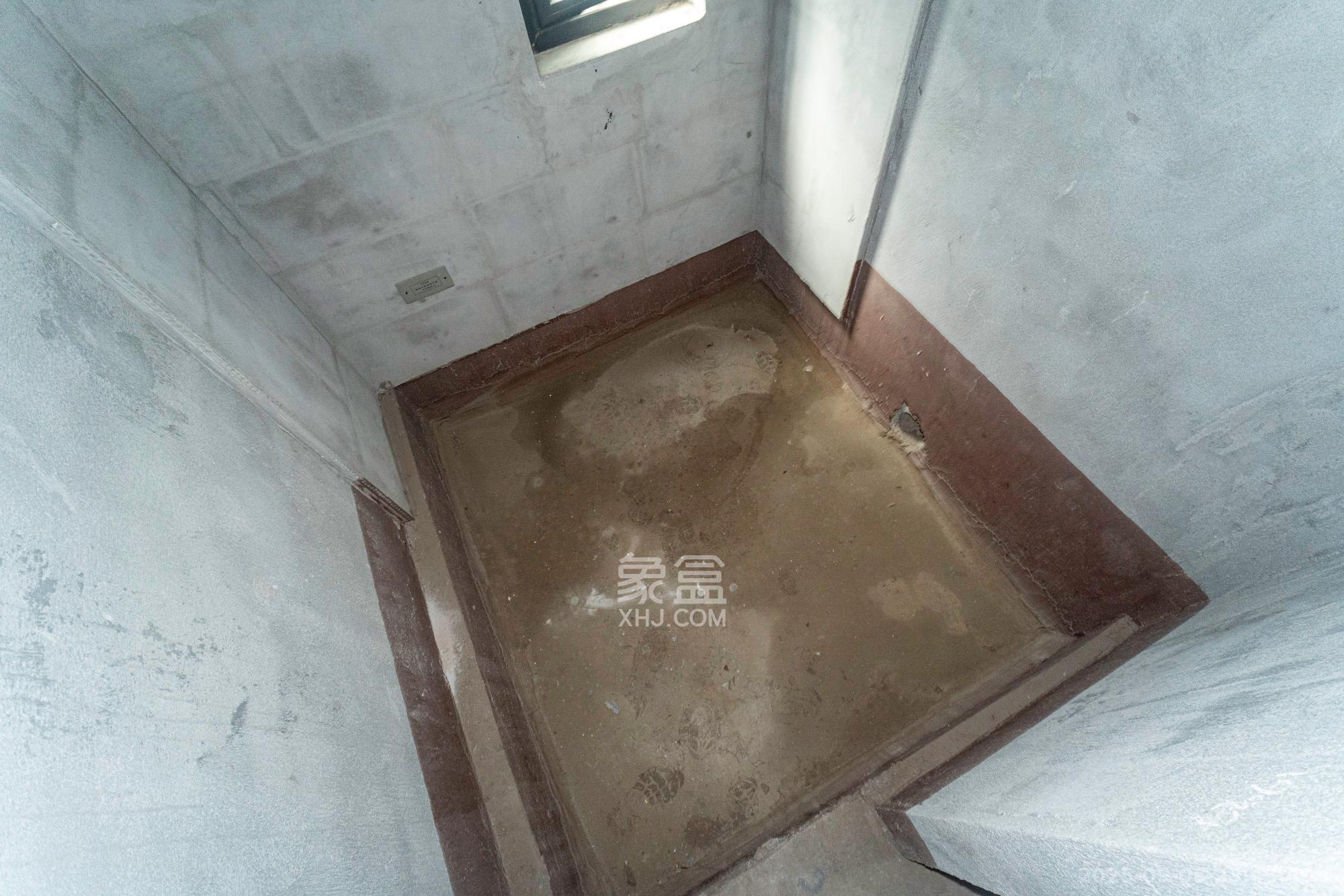 新城朗隽大都会  4室2厅2卫    77.0万卫生间