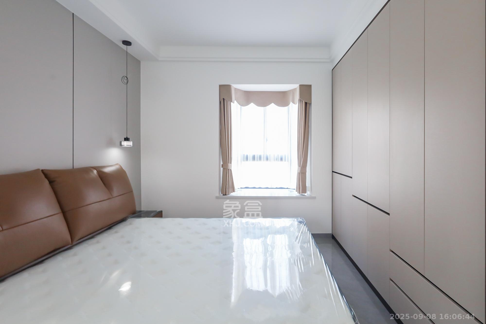 香海西岸 4室2厅2卫 128.8万 香海西岸 4室2厅2卫 128.8万卧室