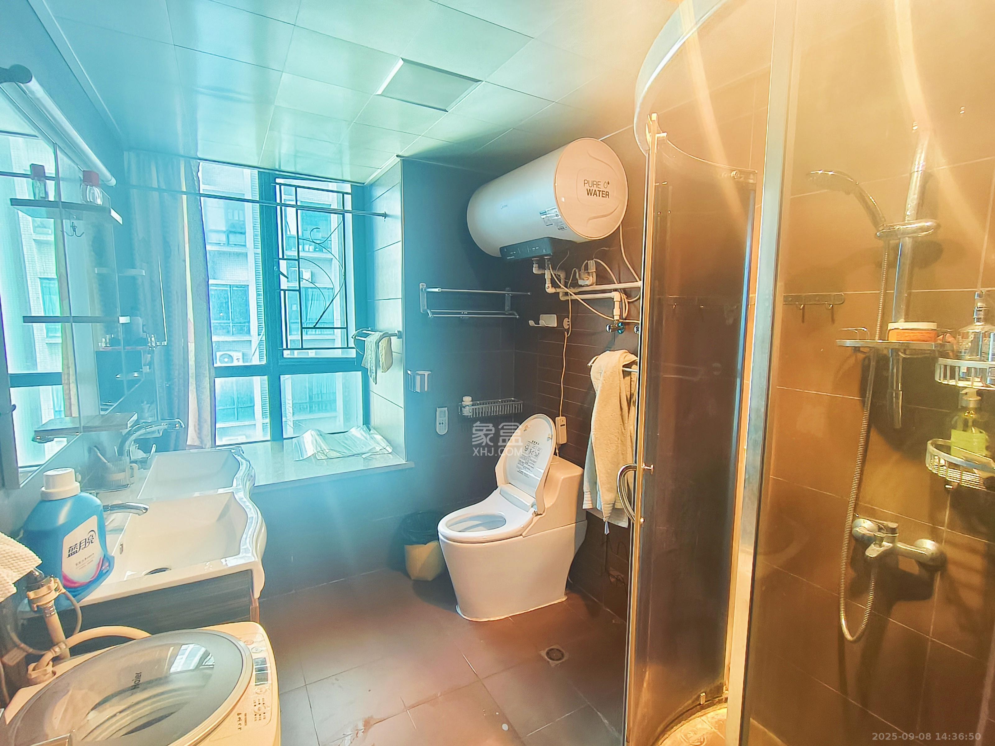 金麓国际 4室2厅2卫 3800.0元/月 金麓国际 4室2厅2卫 3800.0元/月室内图