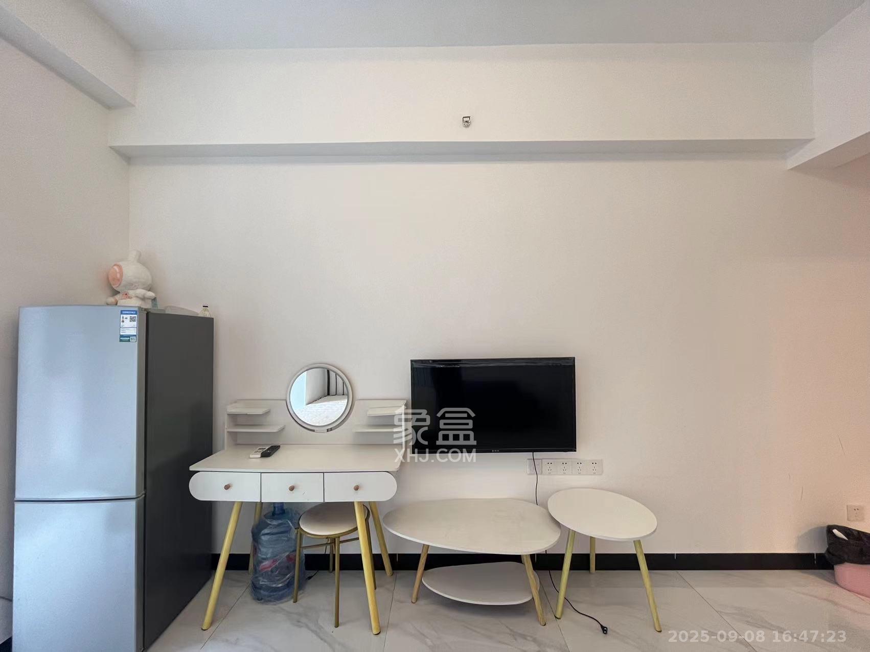 嘉雨兴园  1室1厅1卫    1800.0元/月室内图