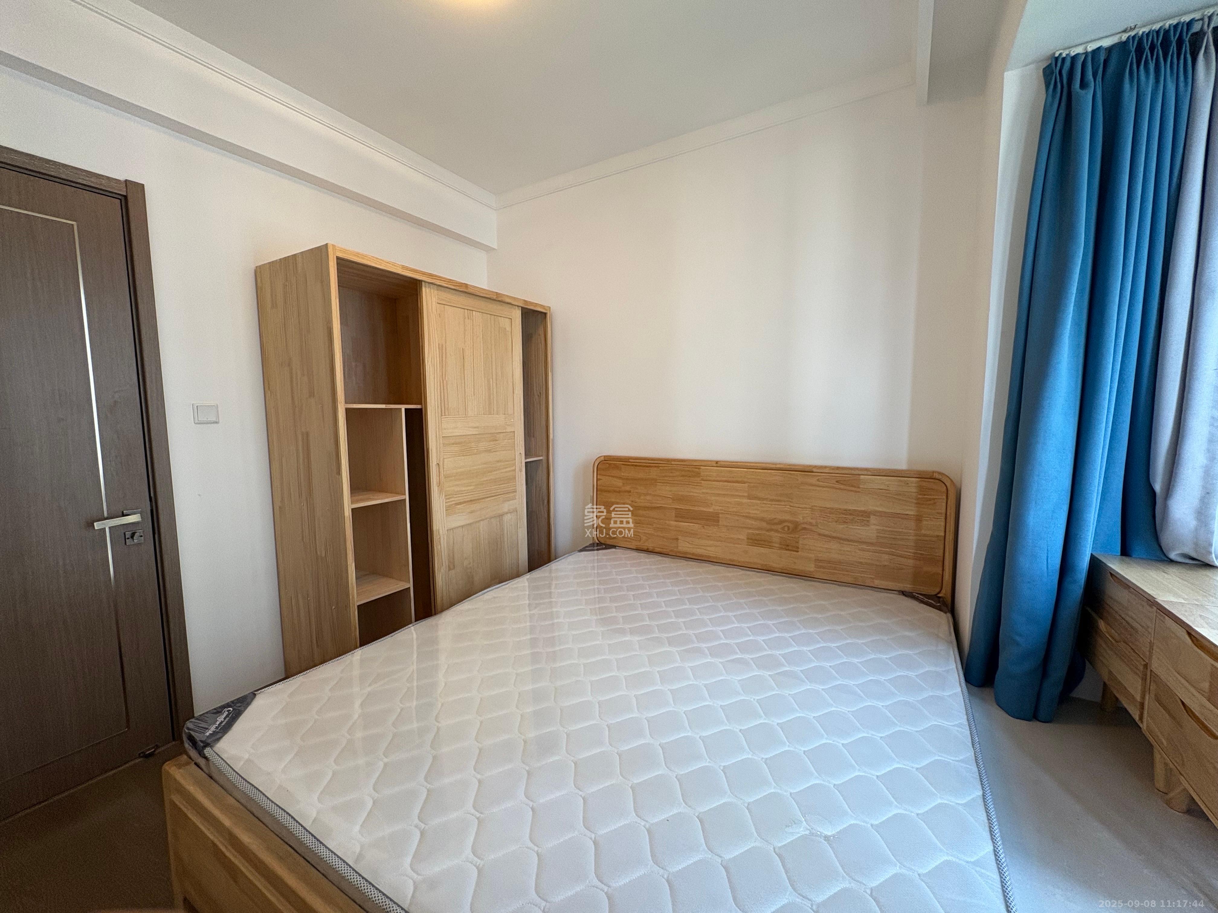 映客龙湖璟翠公馆（映客龙湖璟翠中心）  4室2厅2卫    3600.0元/月室内图