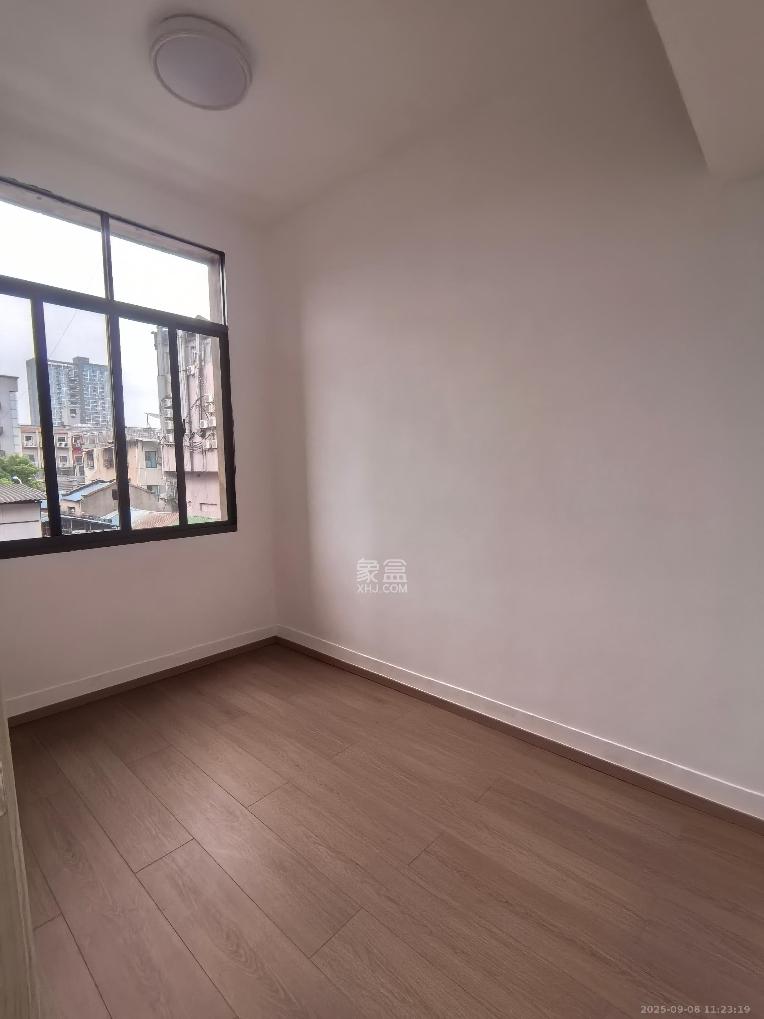 省纺织物资设备总公司 1室0厅0卫 2800.0元/月 省纺织物资设备总公司 1室0厅0卫 2800.0元/月室内图