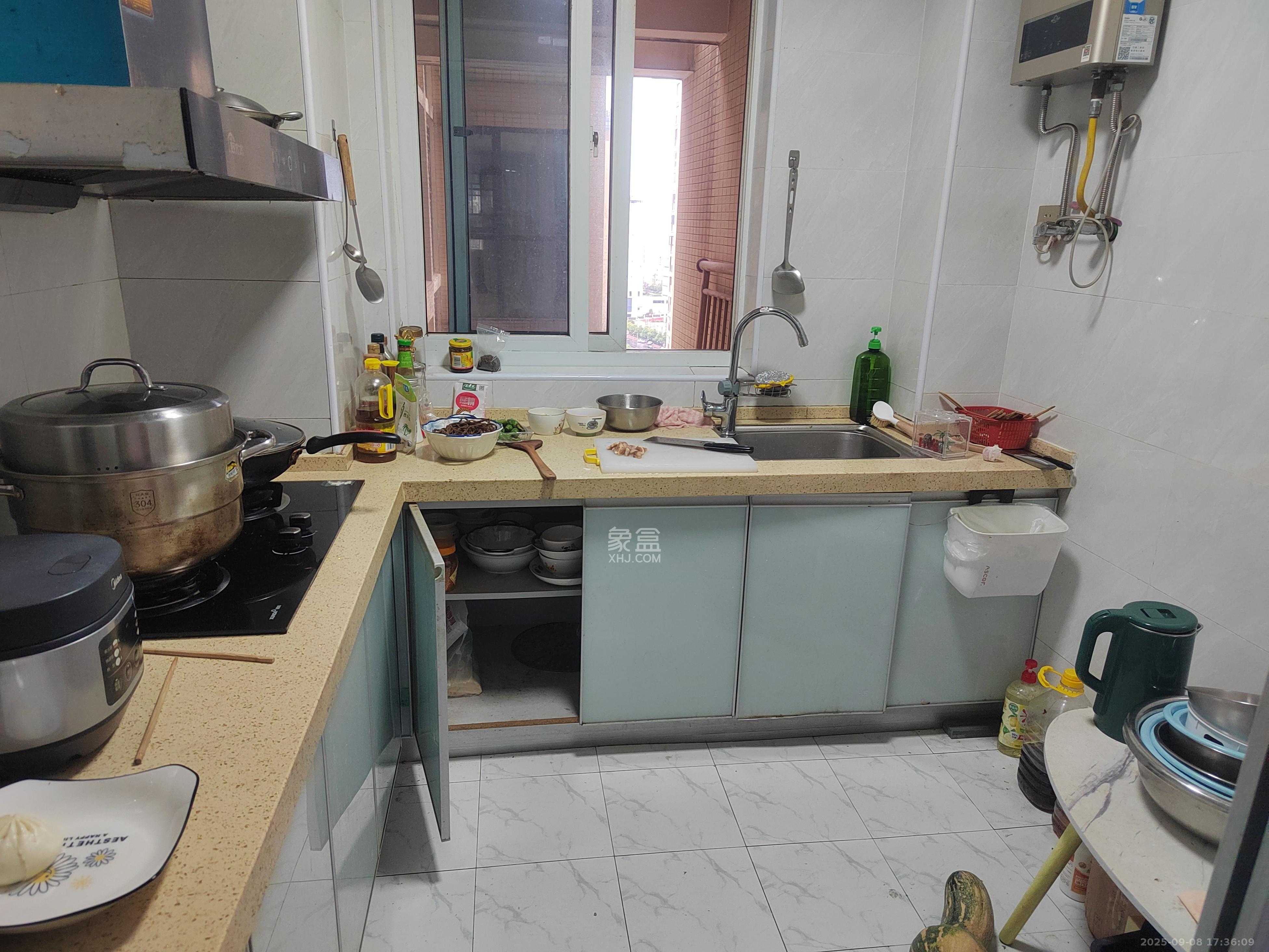 丰园城(鄱阳小区二期) 3室2厅1卫 1800.0元/月 丰园城(鄱阳小区二期) 3室2厅1卫 1800.0元/月室内图