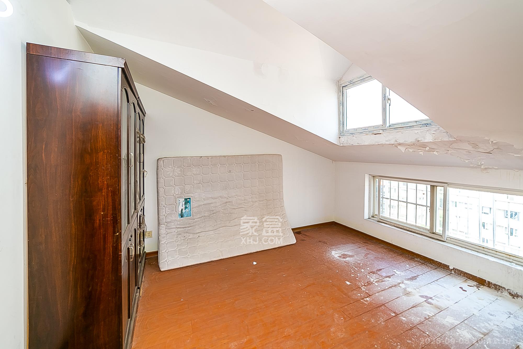 富绿新村  3室2厅1卫    59.8万 富绿新村  3室2厅1卫    59.8万卧室