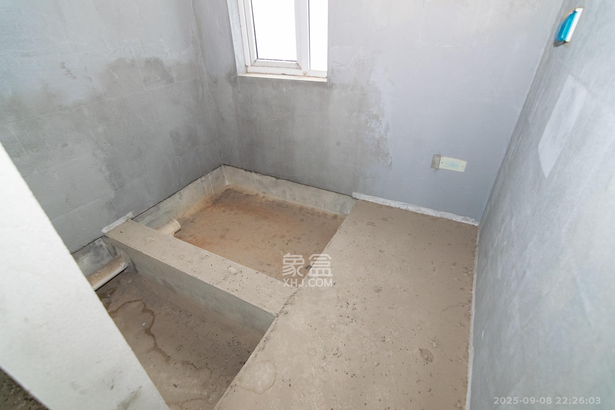 新城国际花都  4室2厅2卫    120.0万卫生间