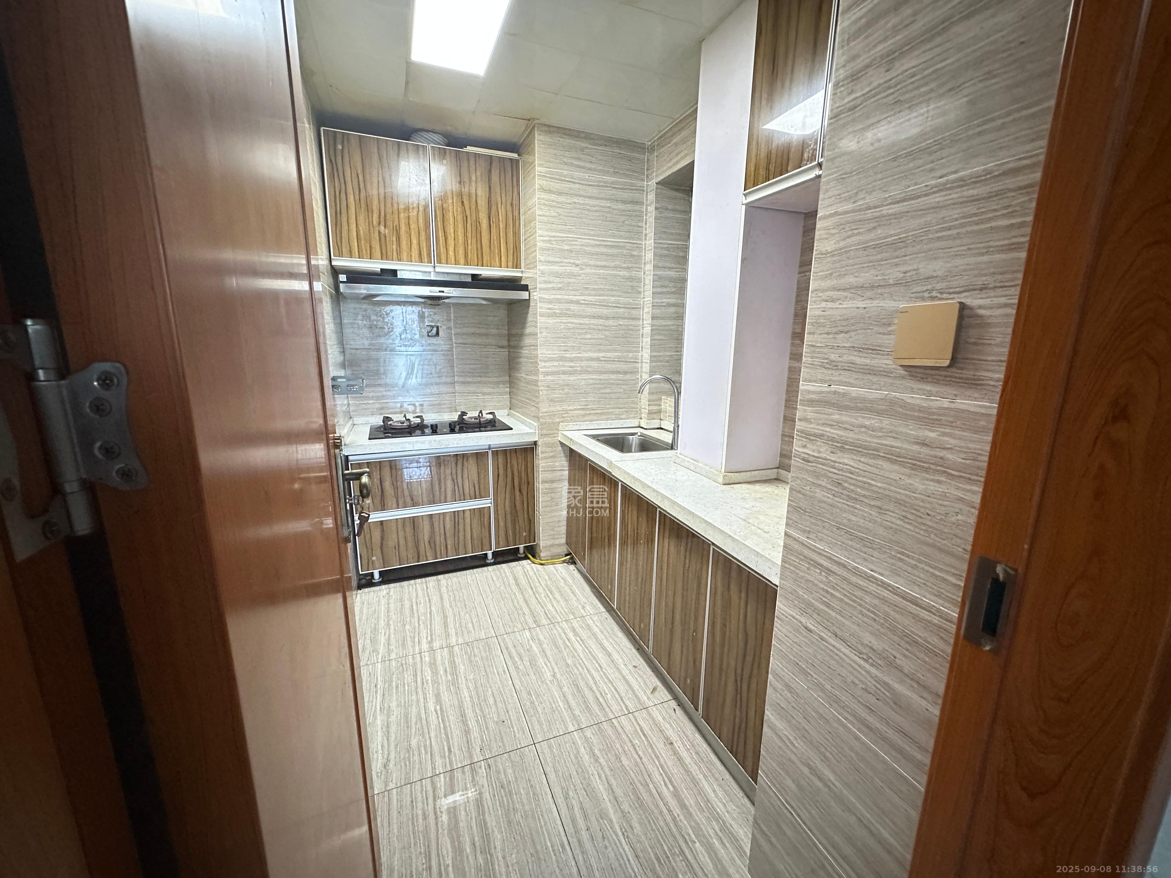 保利国际广场  1室2厅1卫    4500.0元/月室内图