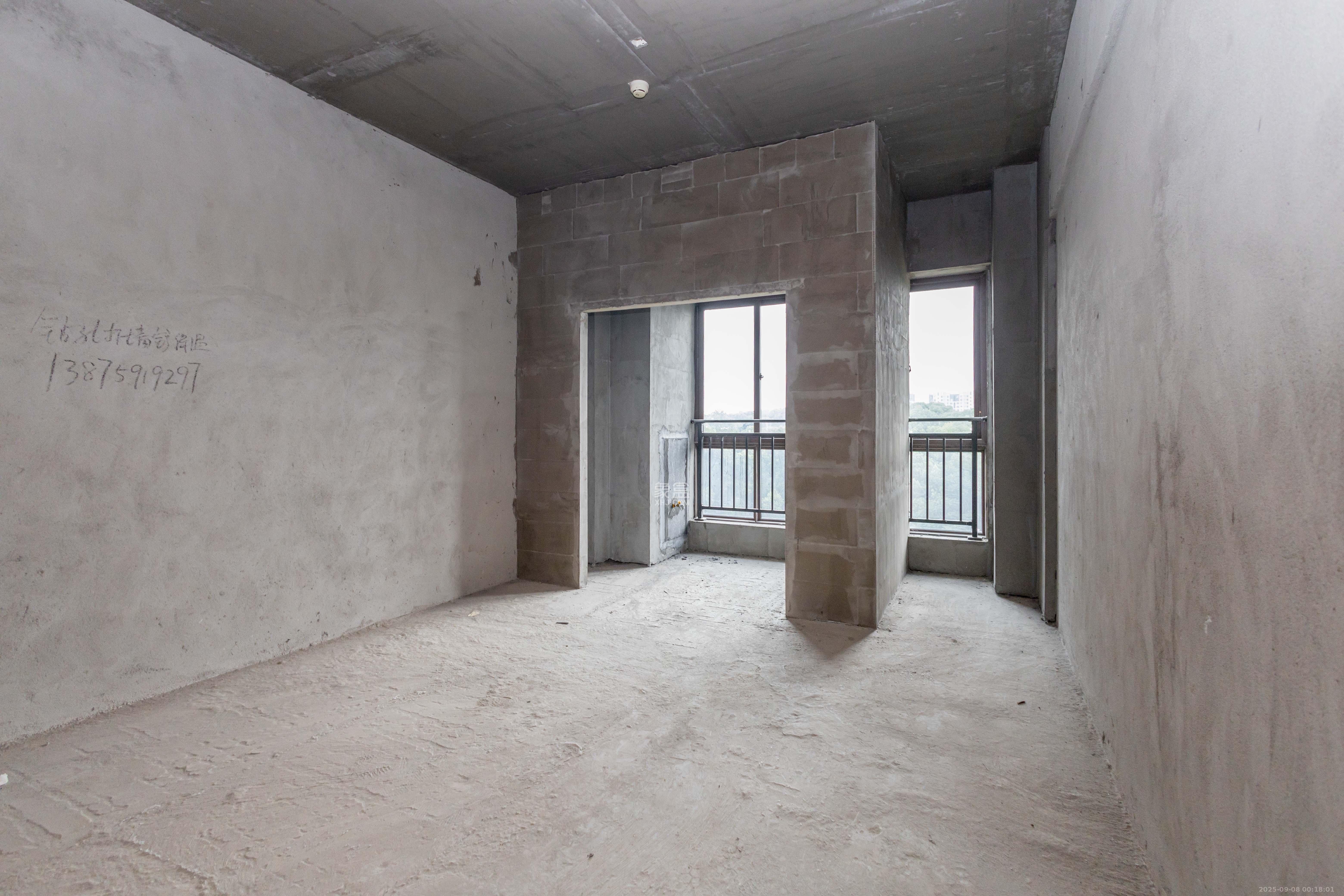 豪都新天地  1室1厅1卫    26.8万 豪都新天地  1室1厅1卫    26.8万客厅