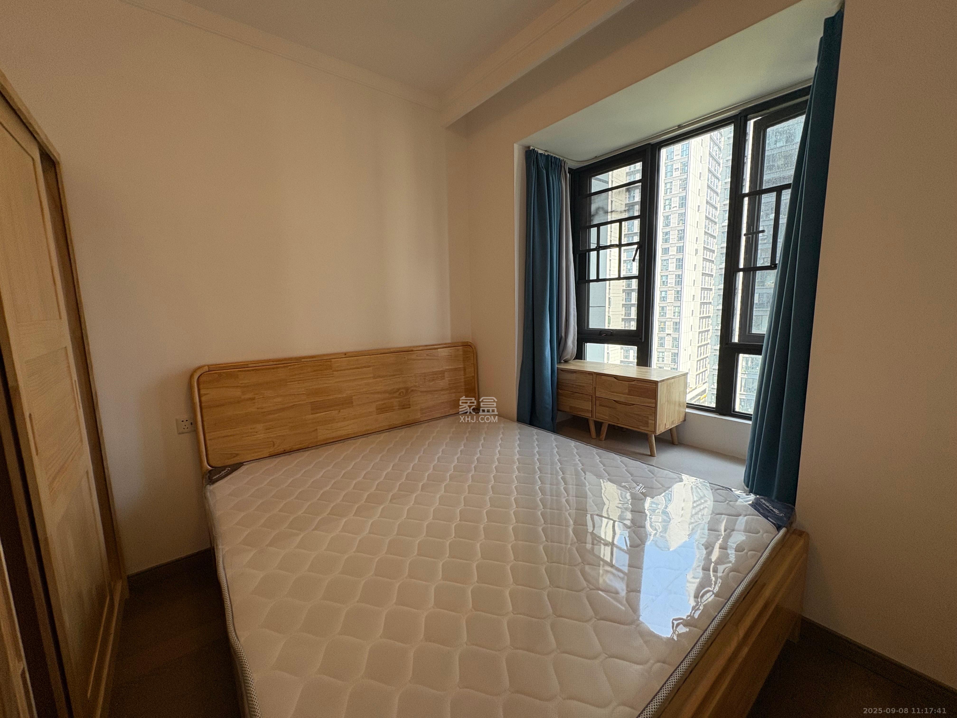 映客龙湖璟翠公馆（映客龙湖璟翠中心）  4室2厅2卫    3600.0元/月室内图