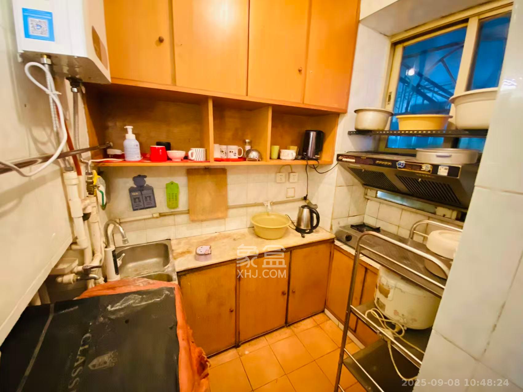 西牌楼社区 2室1厅1卫 1200.0元/月 西牌楼社区 2室1厅1卫 1200.0元/月室内图