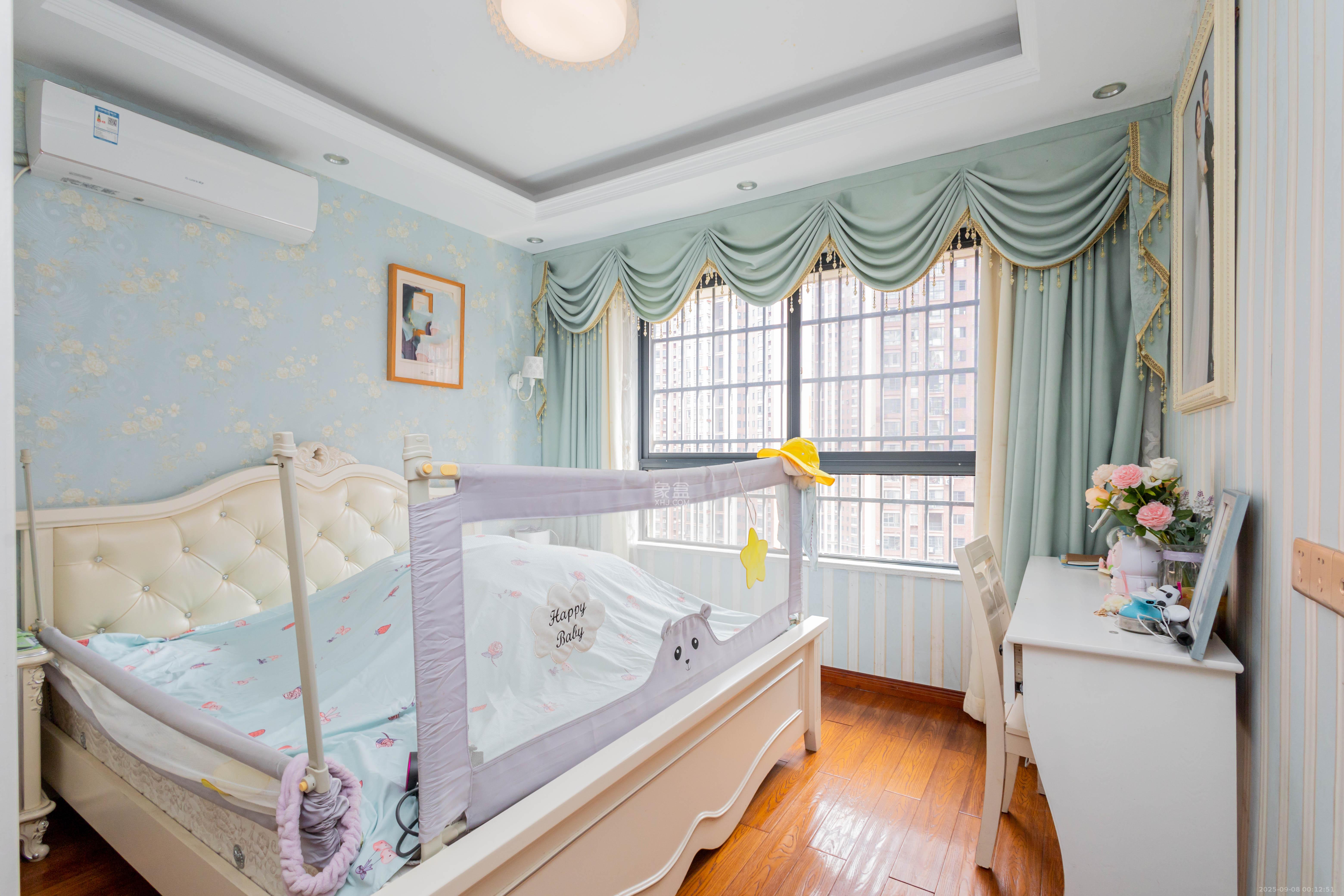 海德公园  3室2厅2卫    92.0万卧室