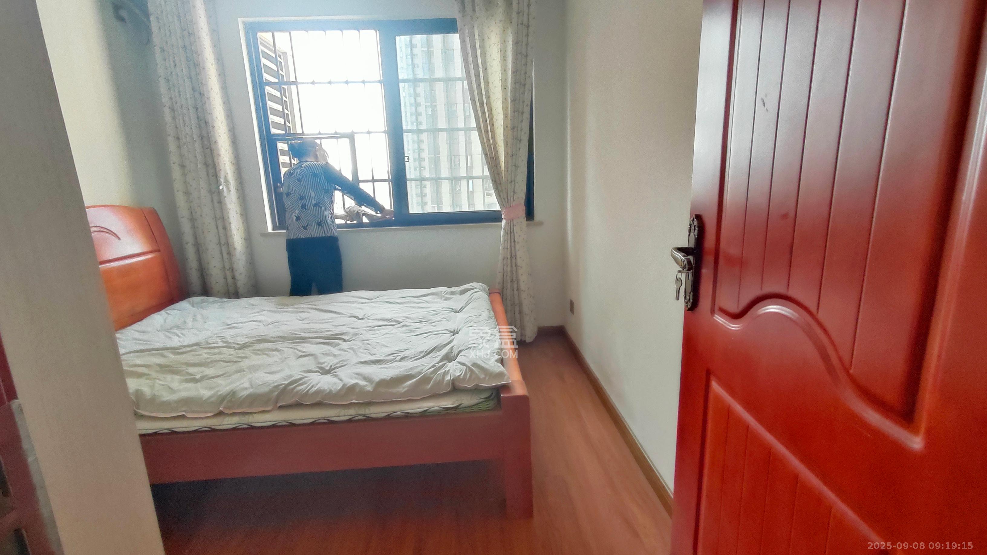 华润置地广场二期  3室2厅2卫    2200.0元/月室内图