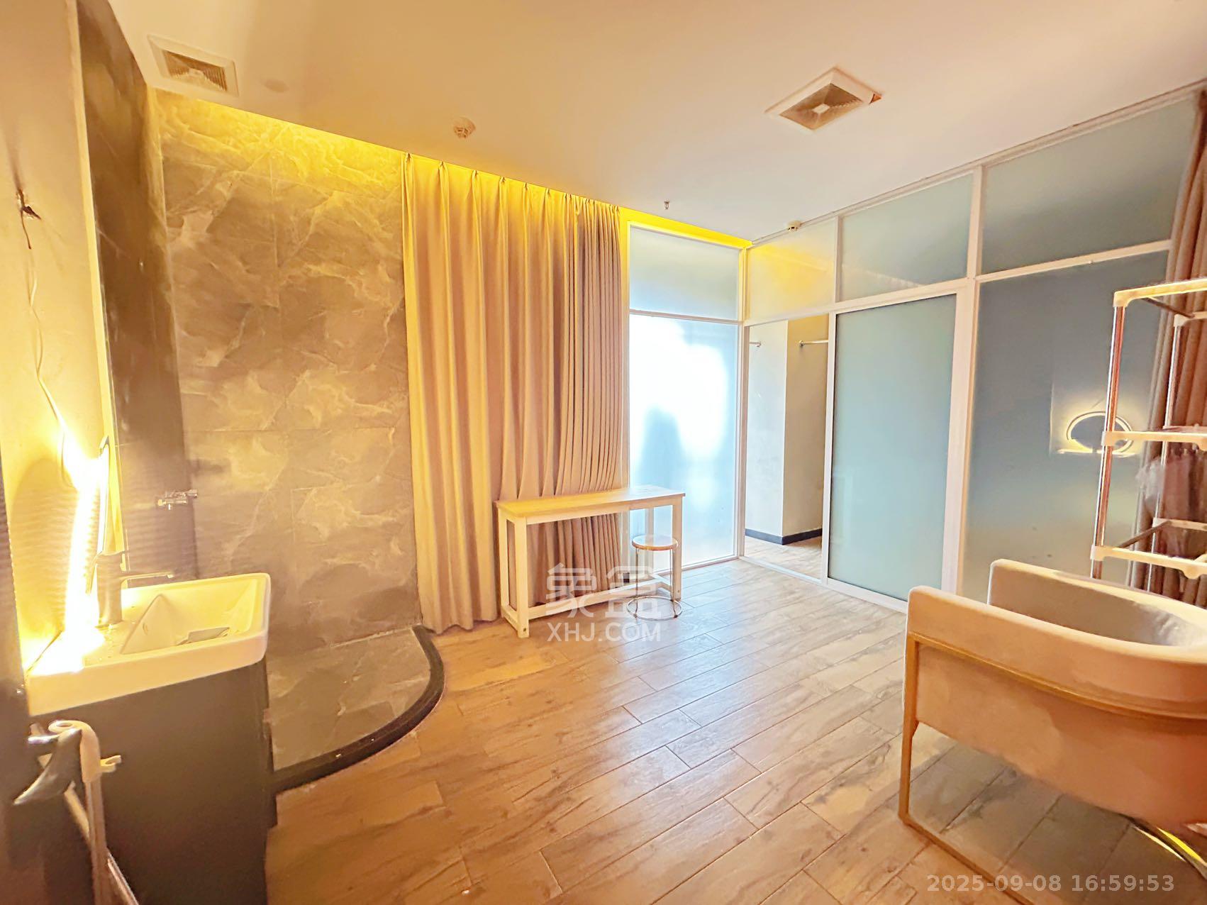 北辰三角洲B1E1区  5室1厅1卫    13000.0元/月 北辰三角洲B1E1区  5室1厅1卫    13000.0元/月室内图