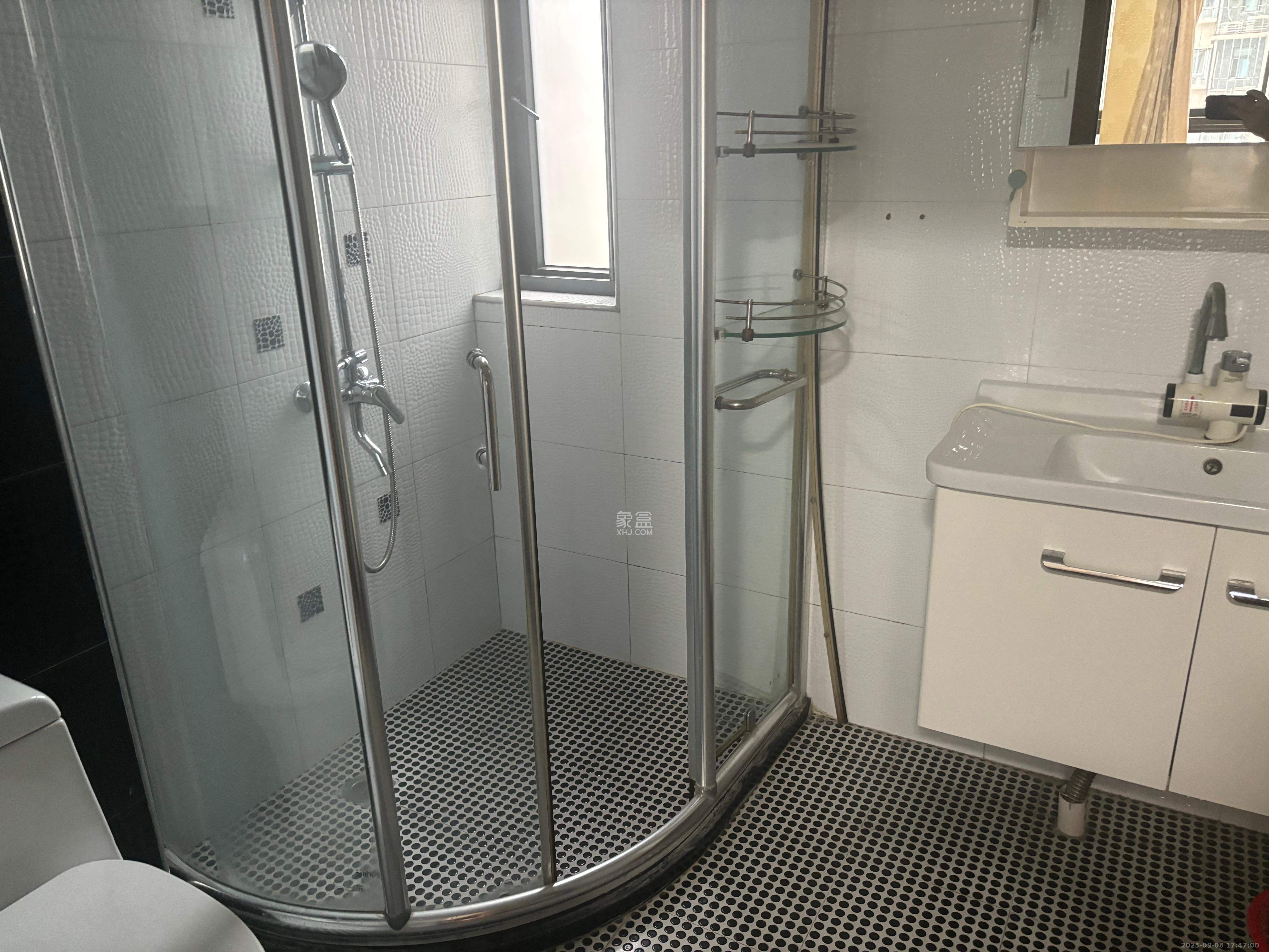 高鑫麓城  3室2厅2卫    2700.0元/月室内图