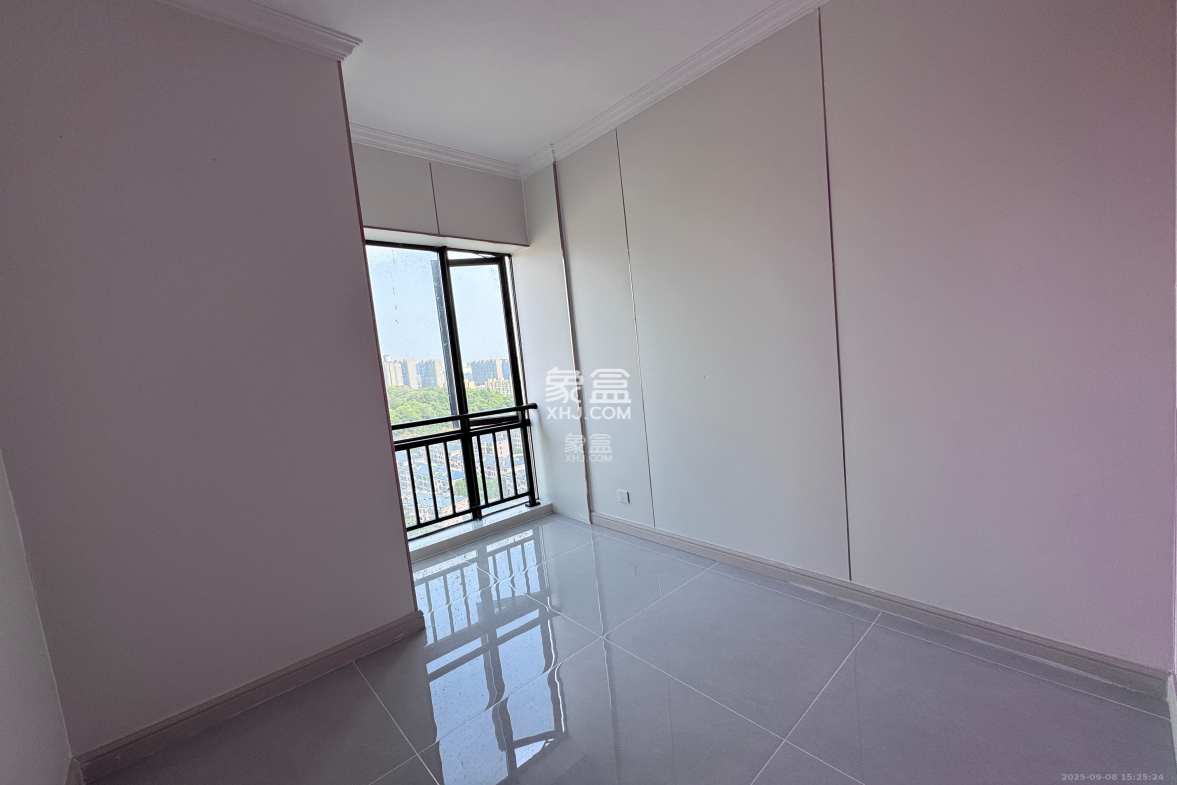 鄱阳汇金中心  1室0厅0卫    2488.0元/月 鄱阳汇金中心  1室0厅0卫    2488.0元/月室内图