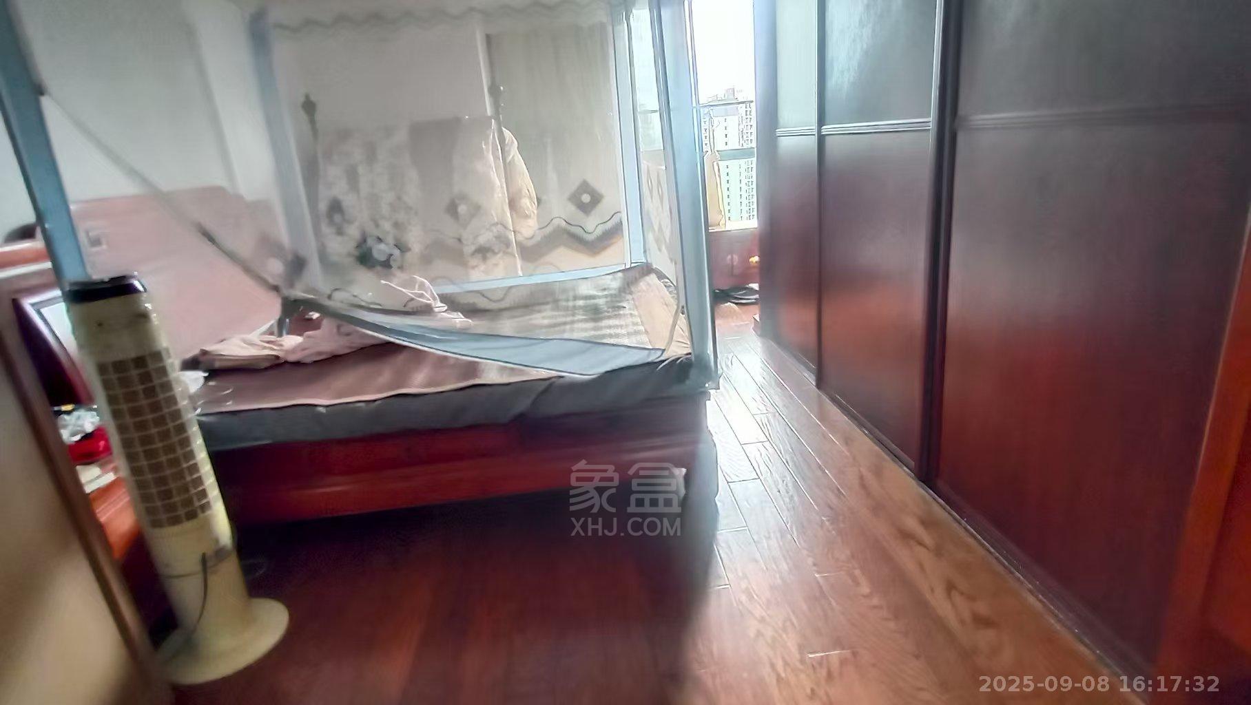 经世皇城  3室2厅2卫    1400.0元/月小区图