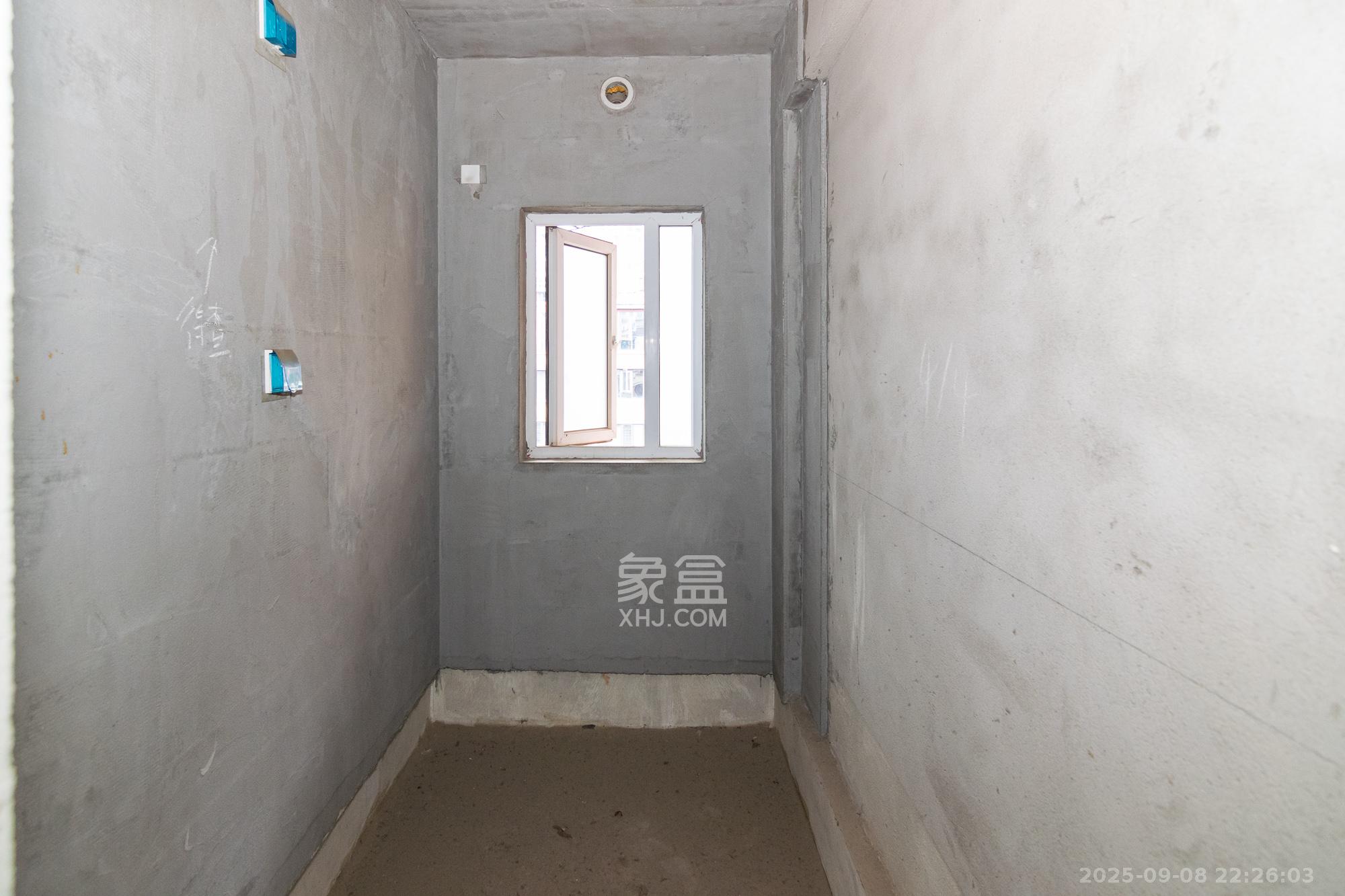 新城国际花都  4室2厅2卫    120.0万卫生间